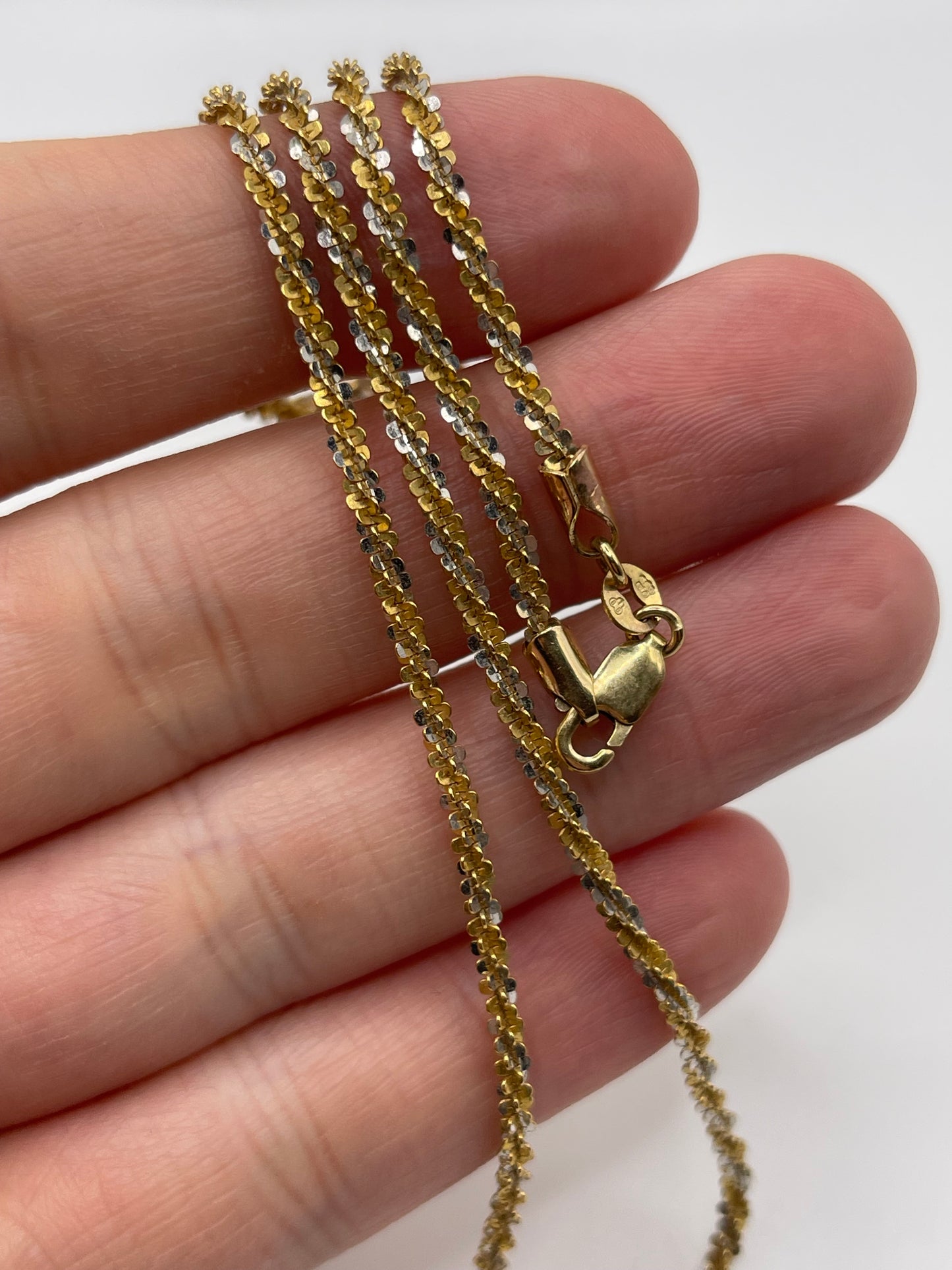 9ct gold chain 379