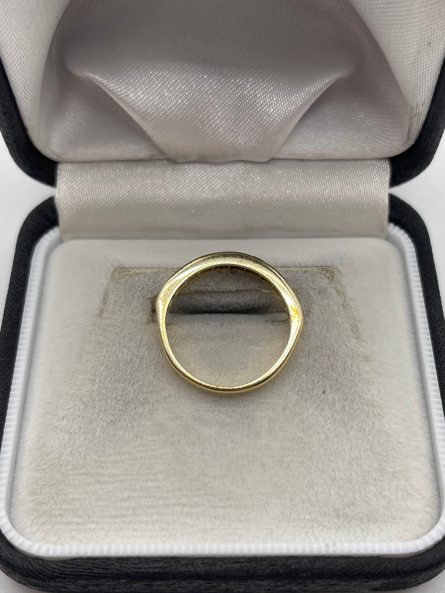 18ct gold sapphire and diamond ring