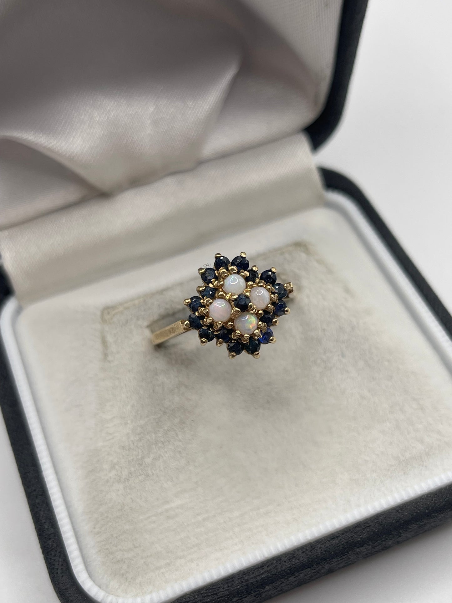 9ct gold sapphire and opal ring