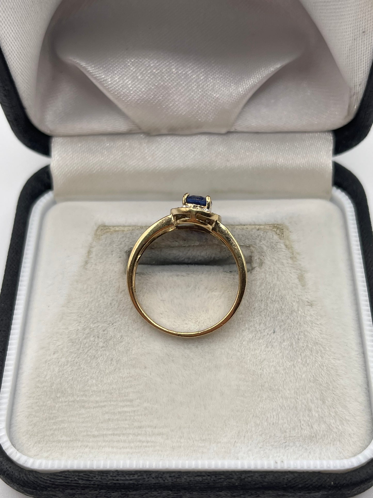 9ct gold kyanite and zircon ring
