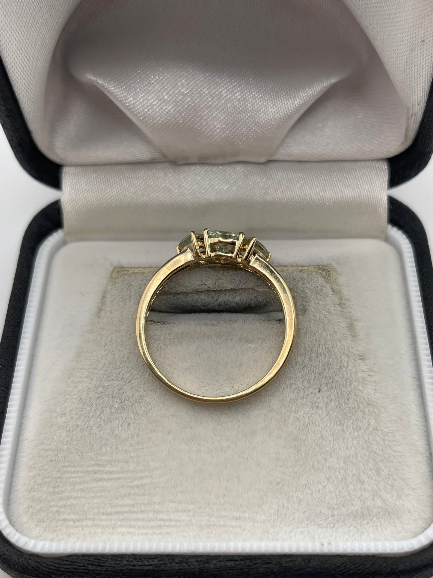 9ct gold quartz ring