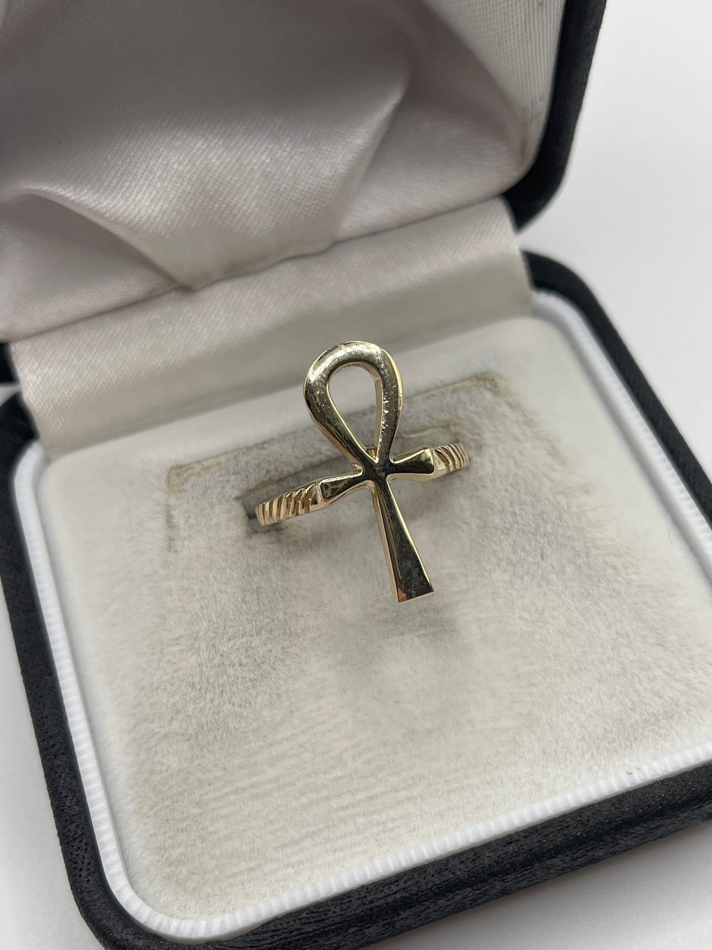 9ct gold ankh ring