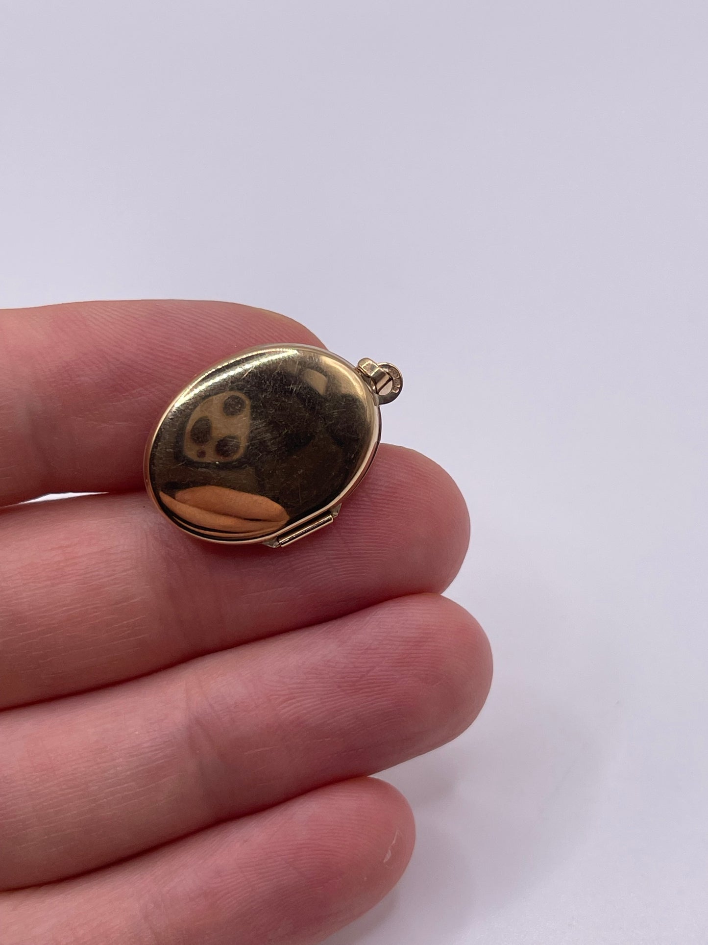 9ct gold locket pendant