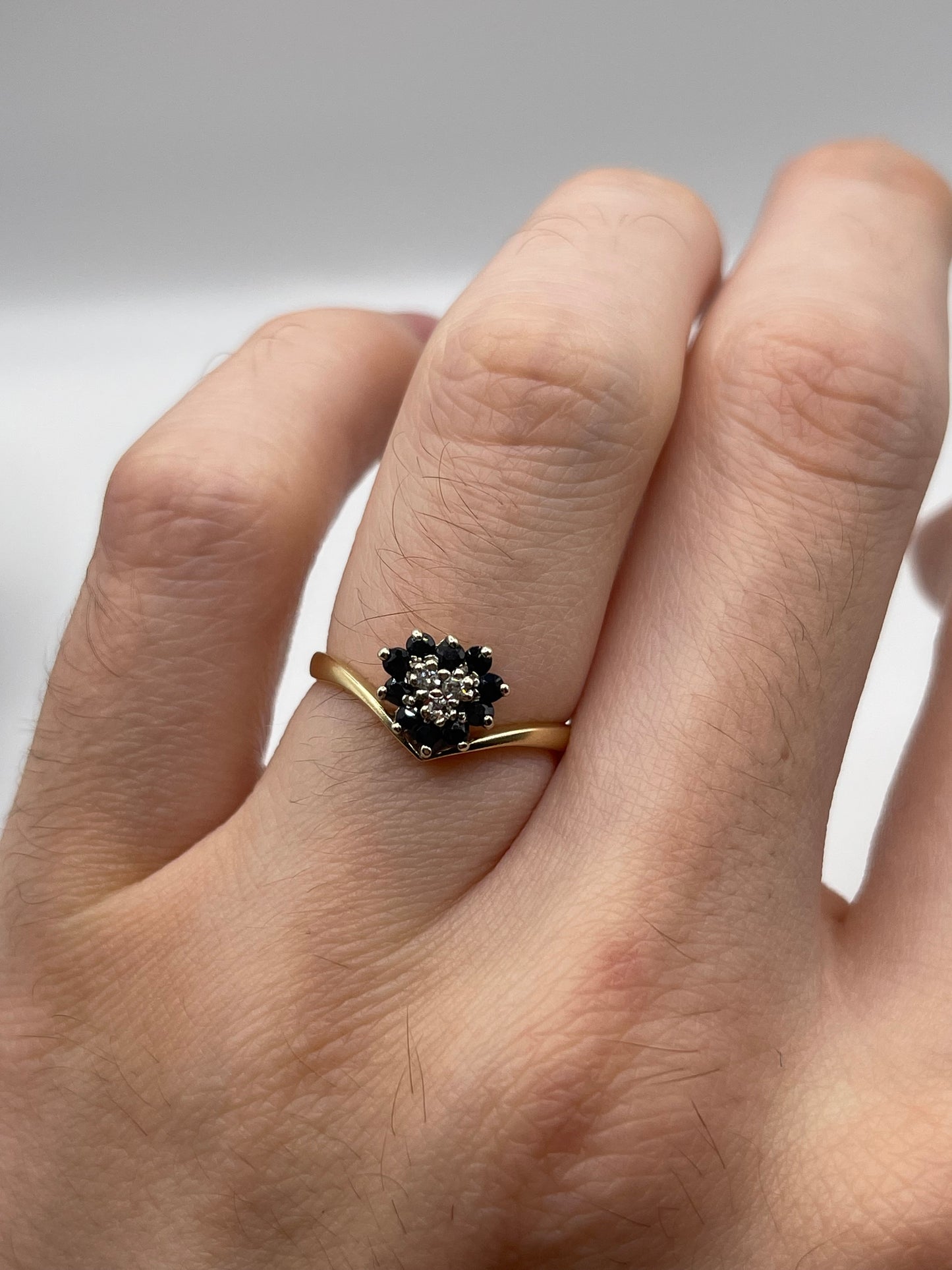 9ct gold sapphire and diamond ring