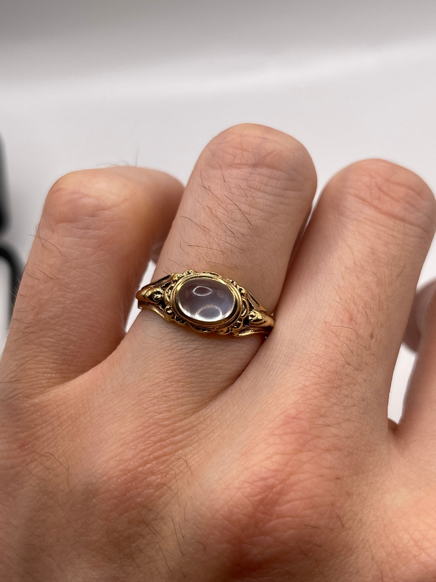 9ct gold moonstone ring