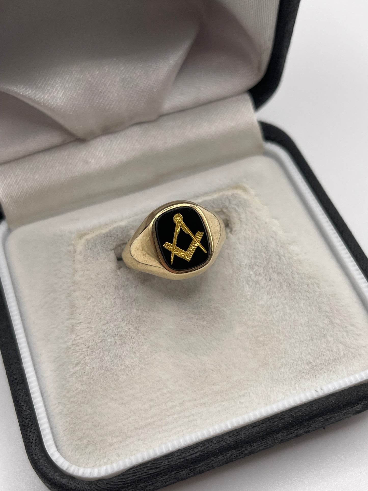 9ct gold onyx Masonic signet ring