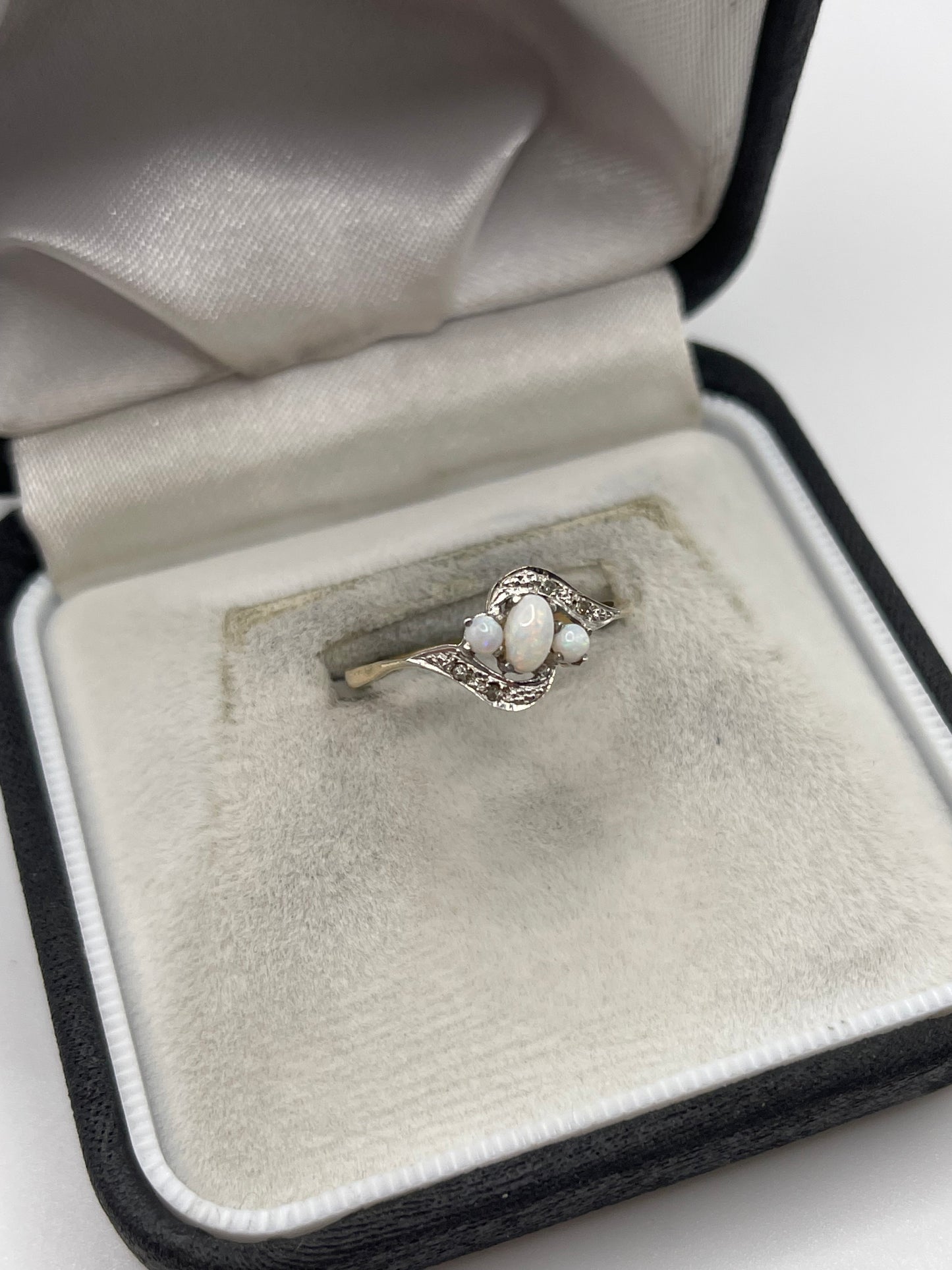 9ct gold opal and diamond ring