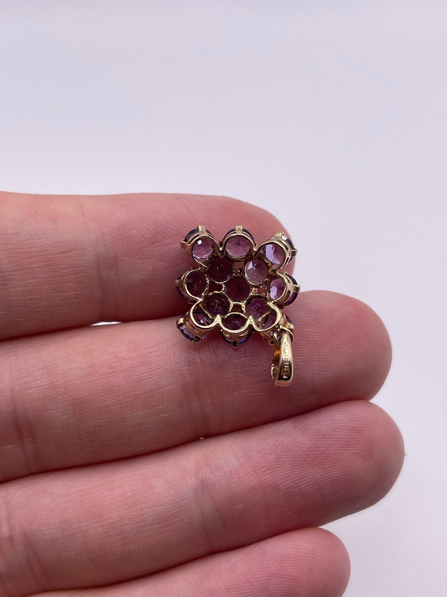 9ct gold amethyst cluster pendant