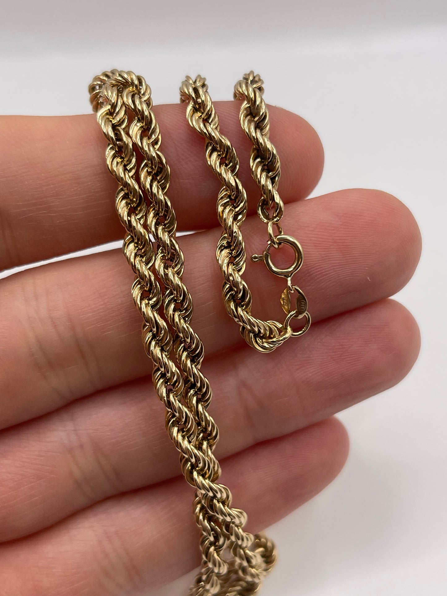 9ct gold chain 147