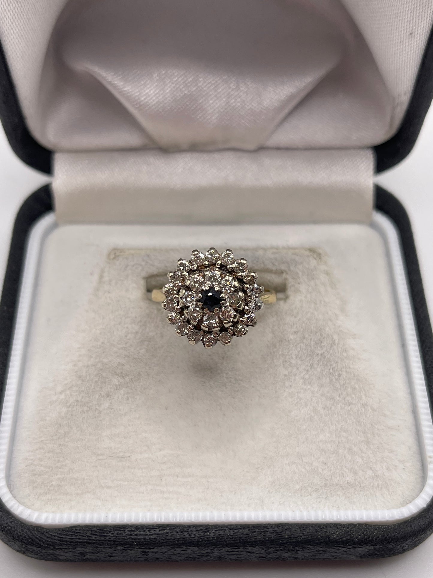 18ct gold sapphire and diamond ring