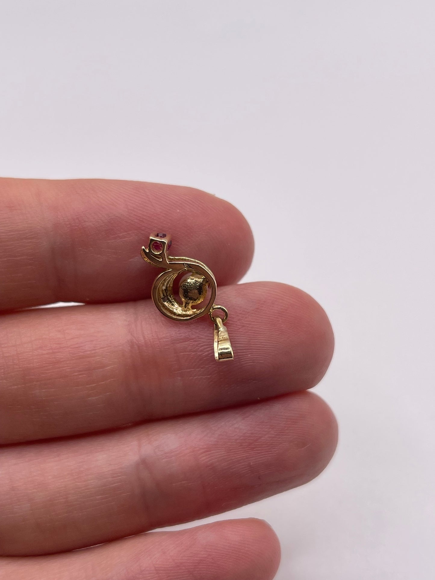 9ct gold pearl, ruby and diamond pendant