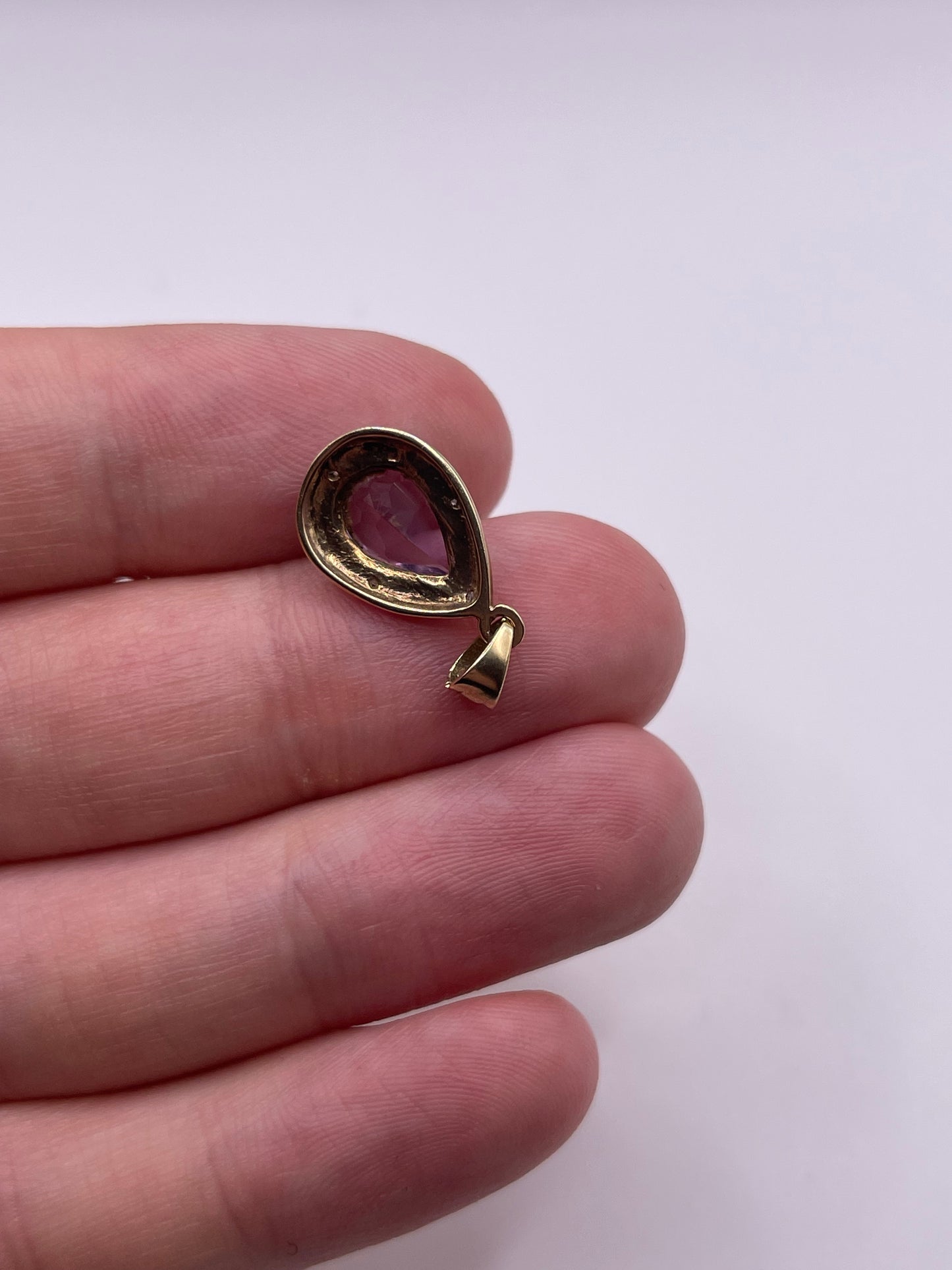 9ct gold amethyst and diamond pendant