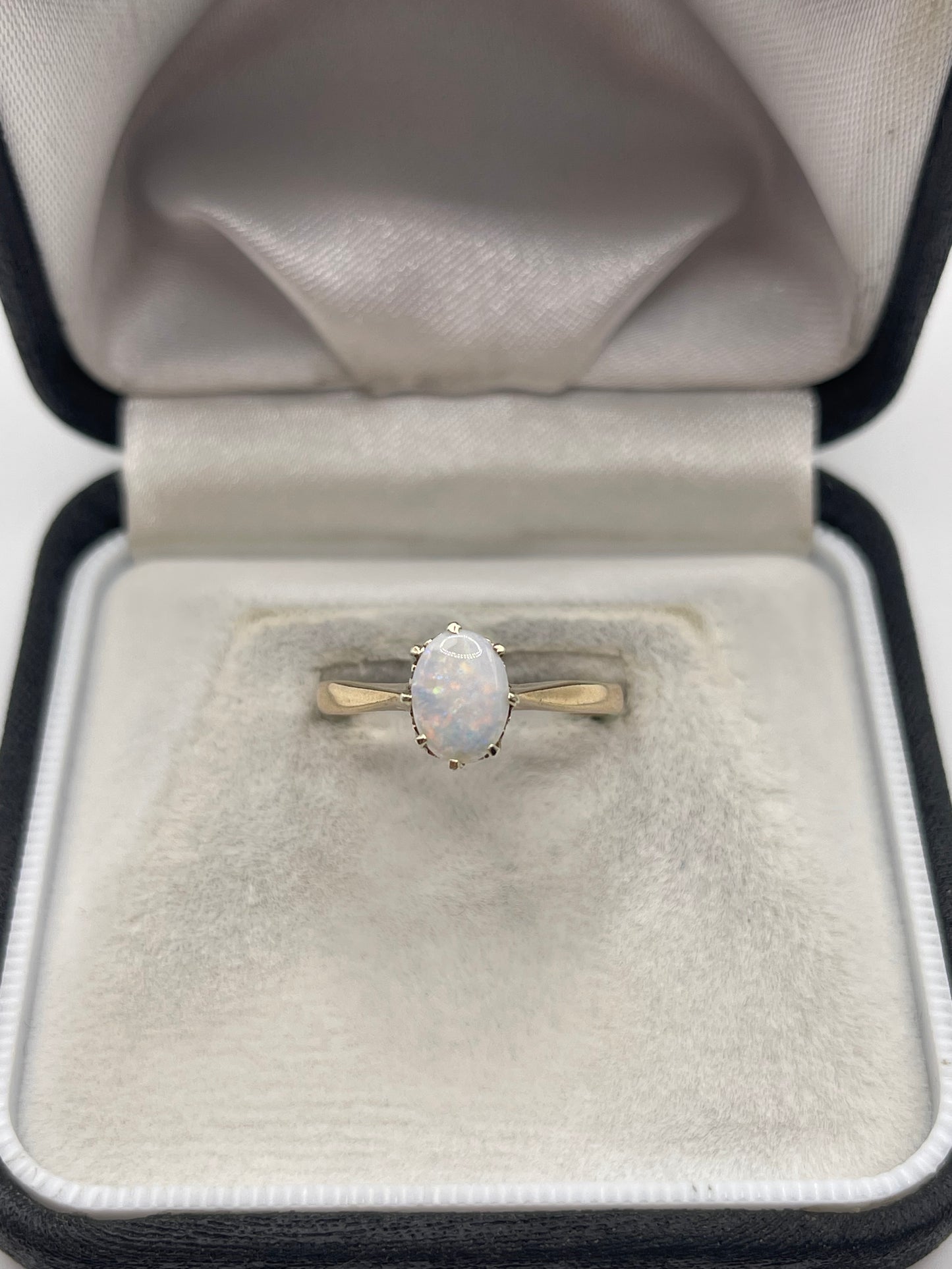 9ct gold opal ring