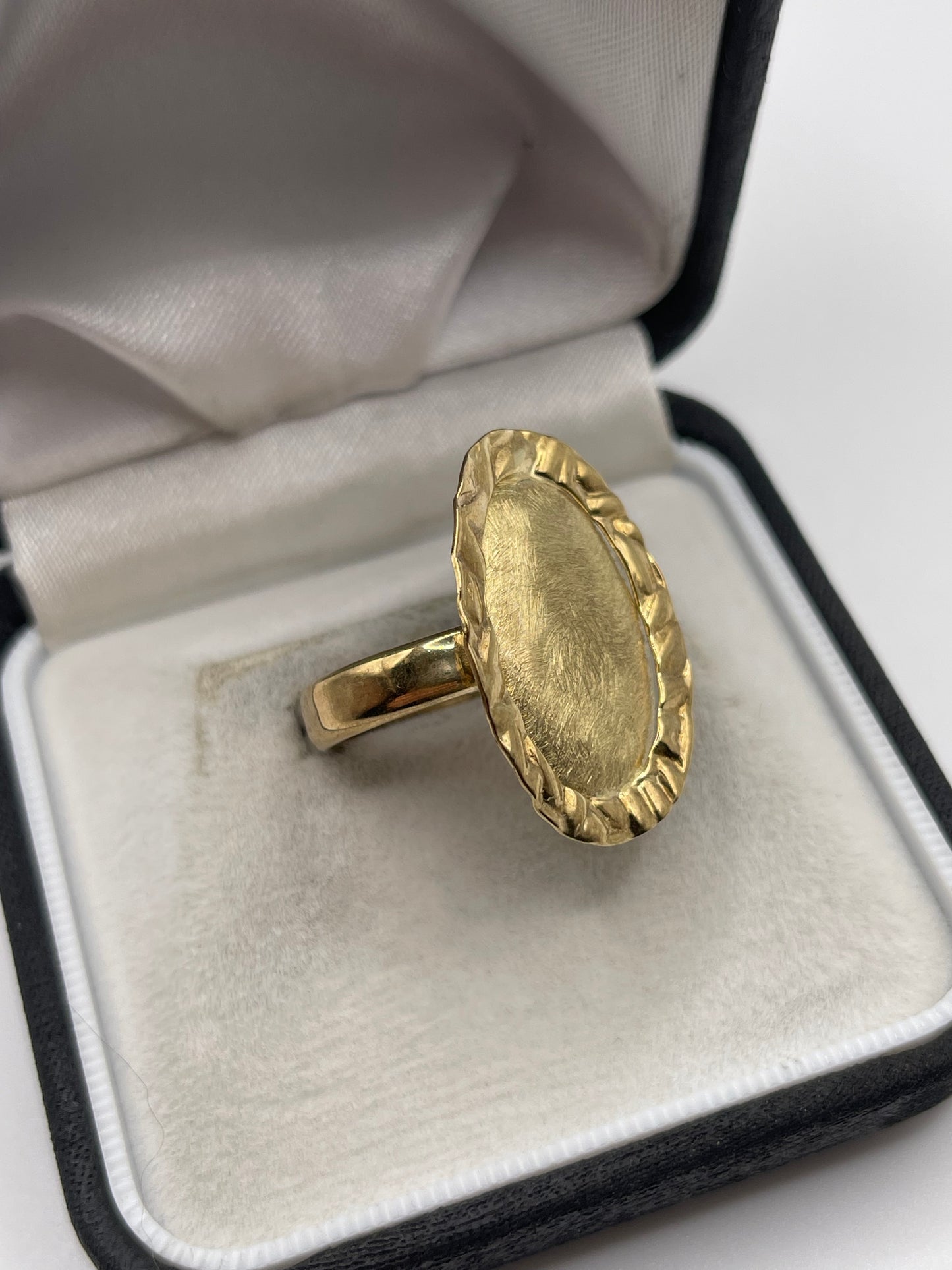 9ct gold ring