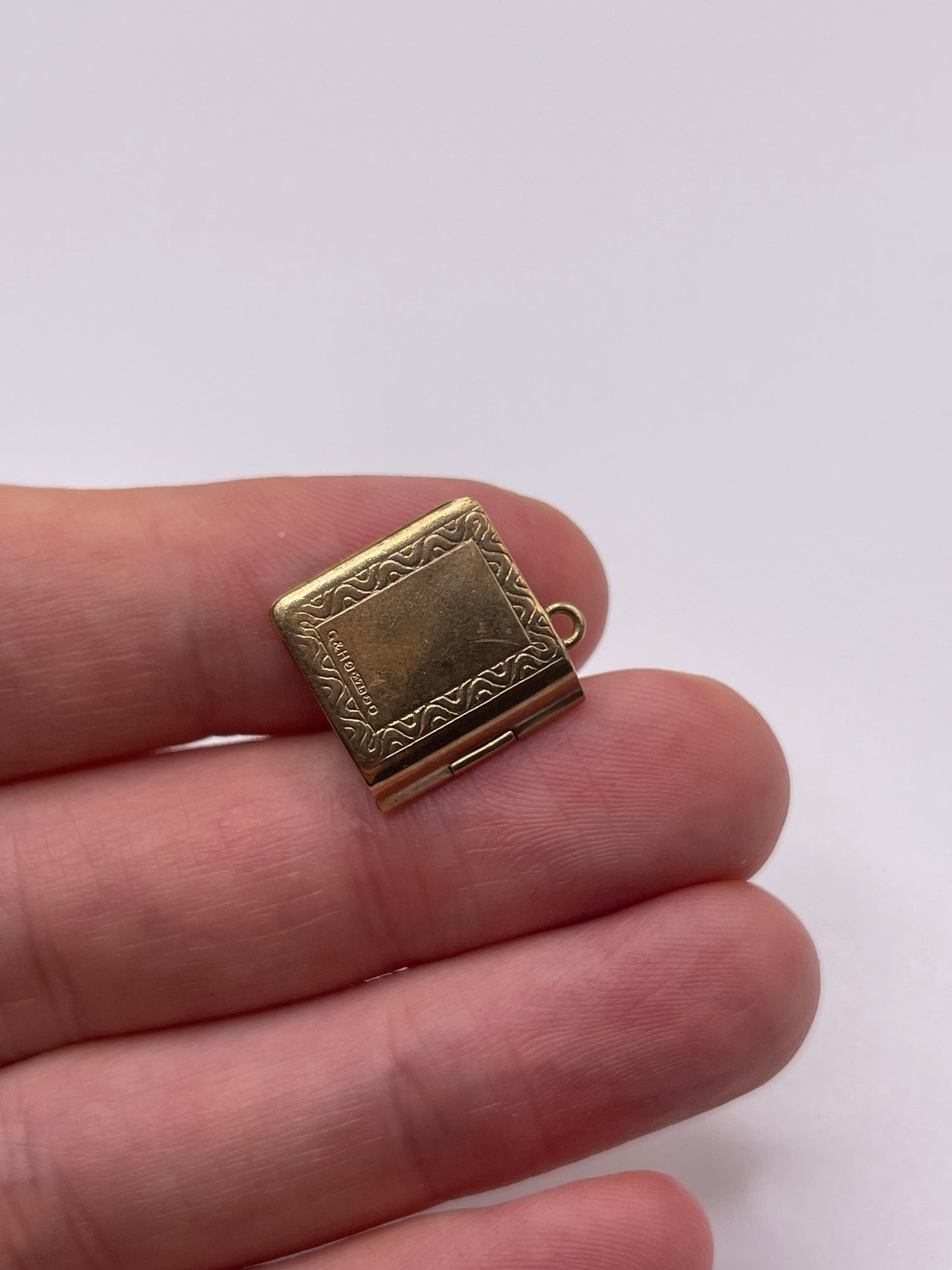 9ct gold bible charm