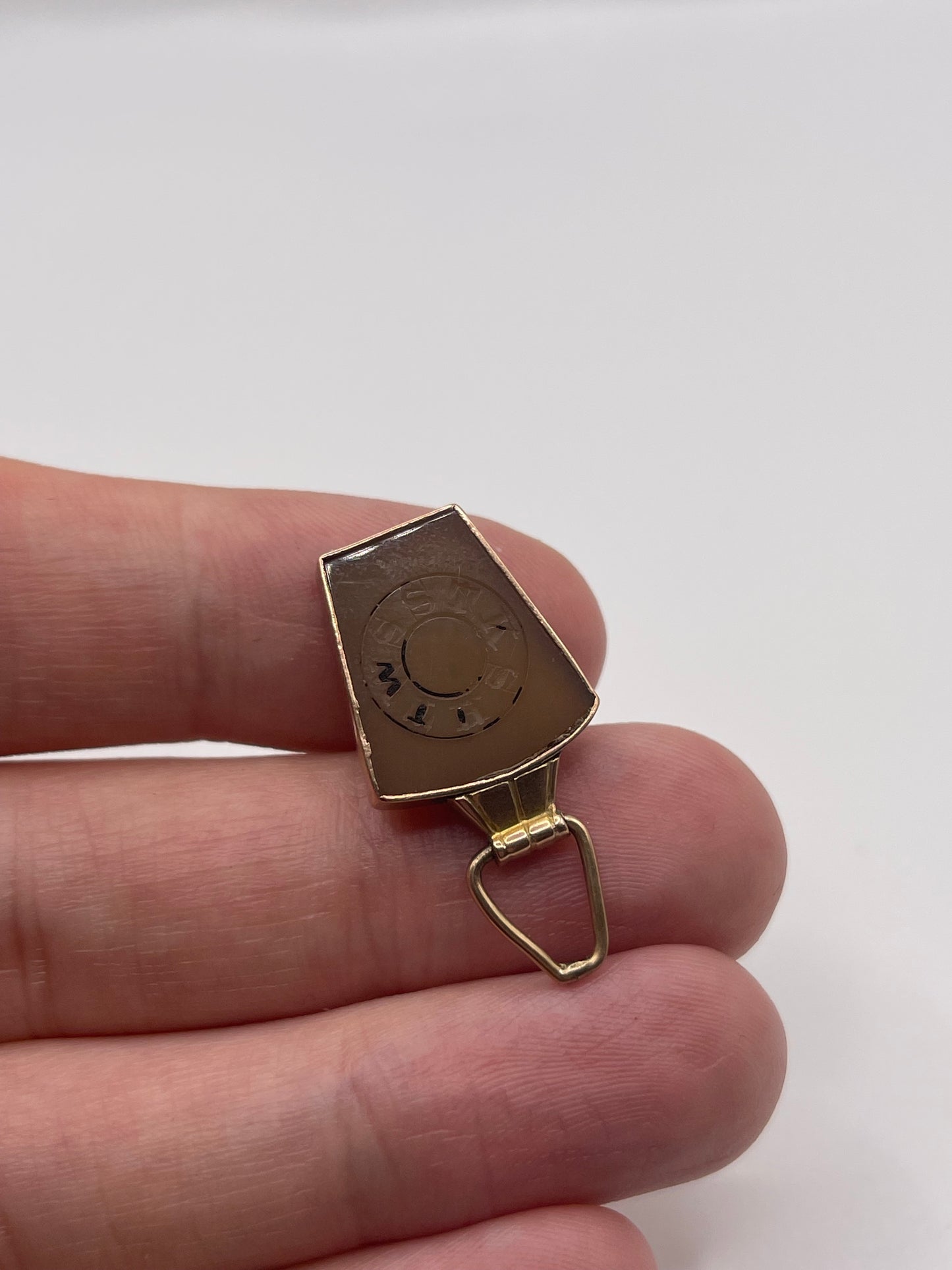 9ct gold Masonic key stone pendant