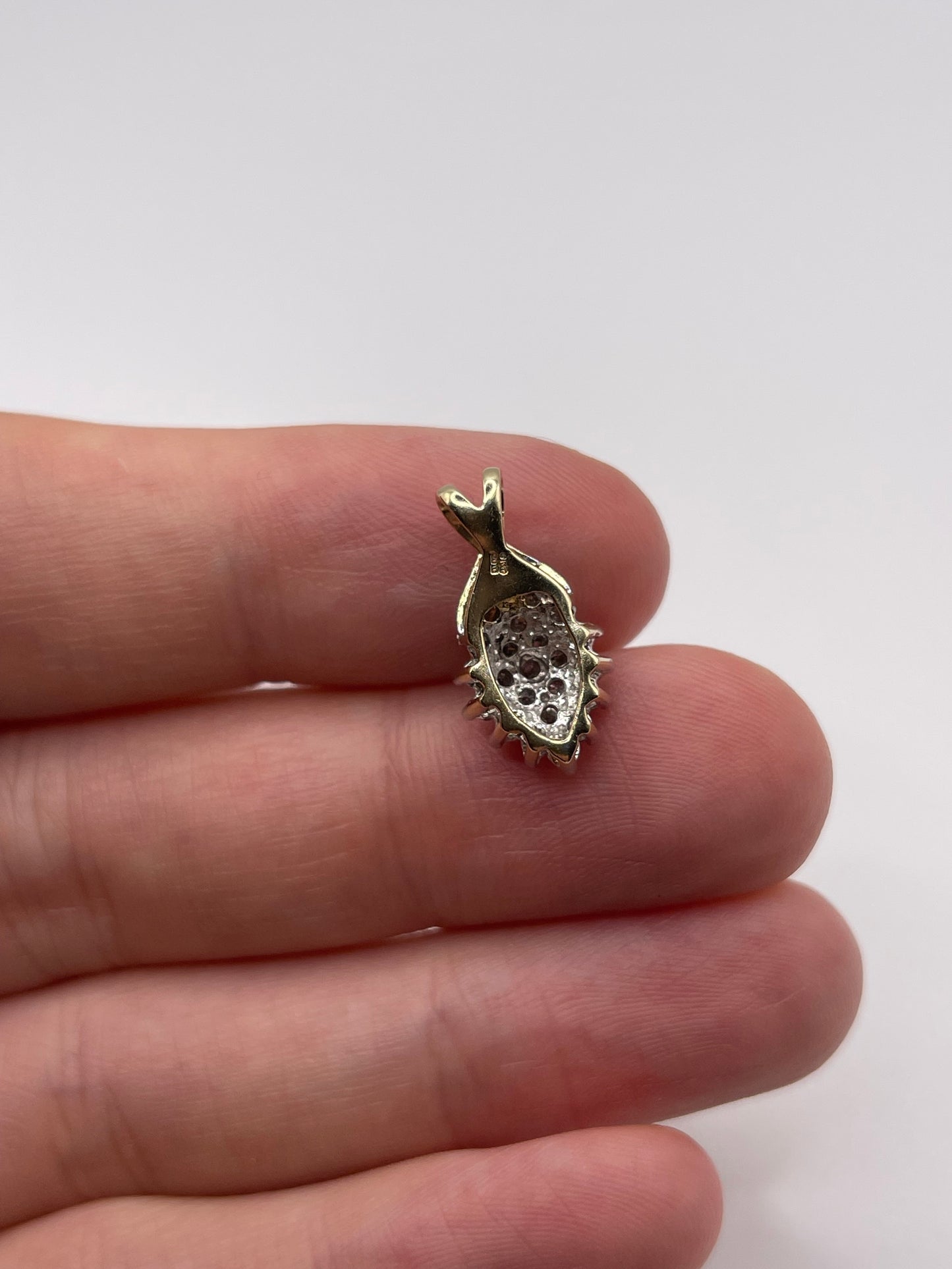 9ct gold diamond cluster pendant