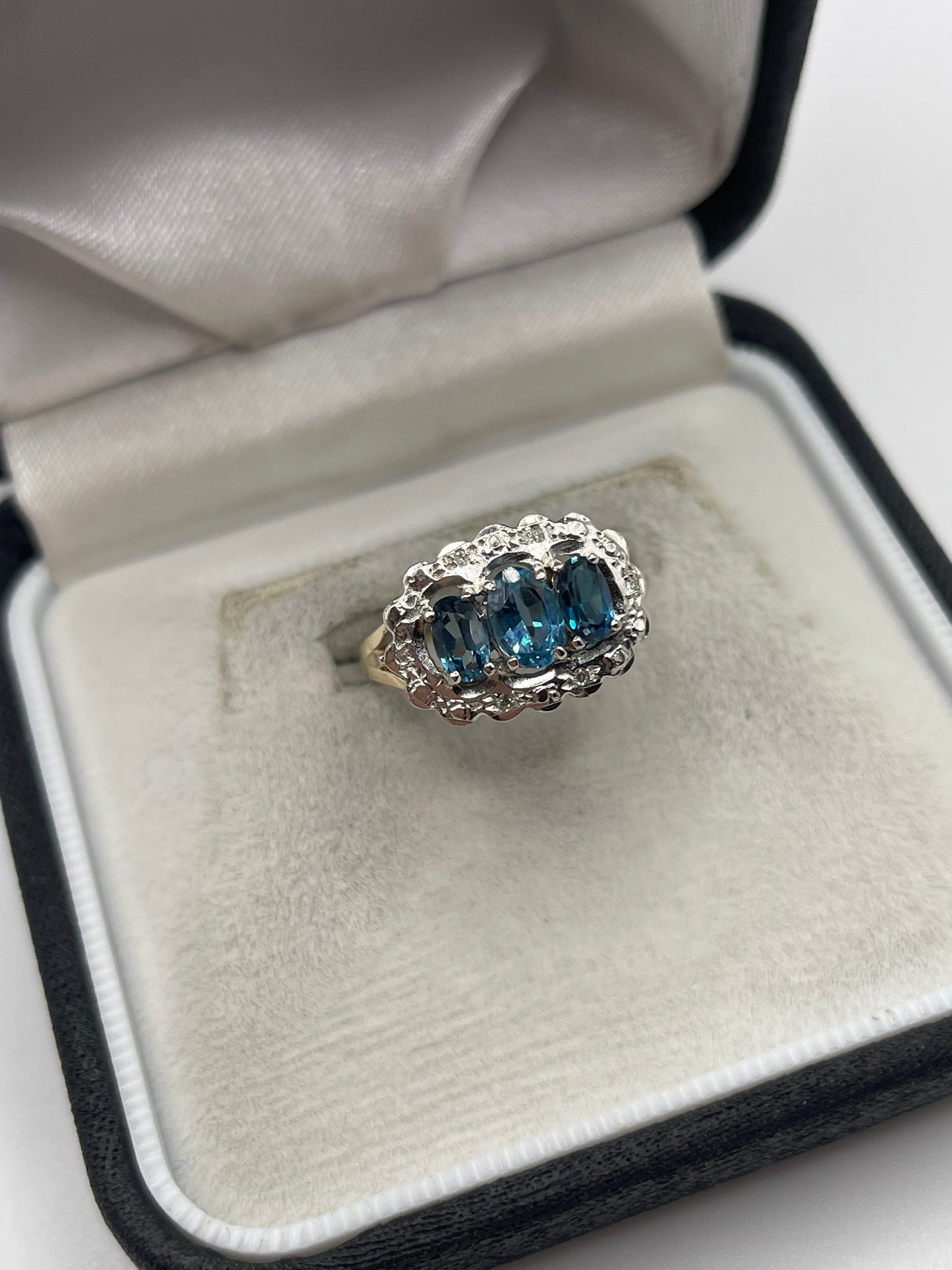 9ct gold topaz and diamond ring