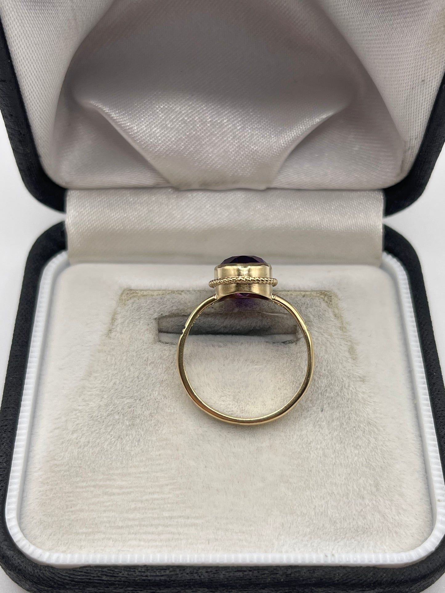 9ct gold amethyst ring