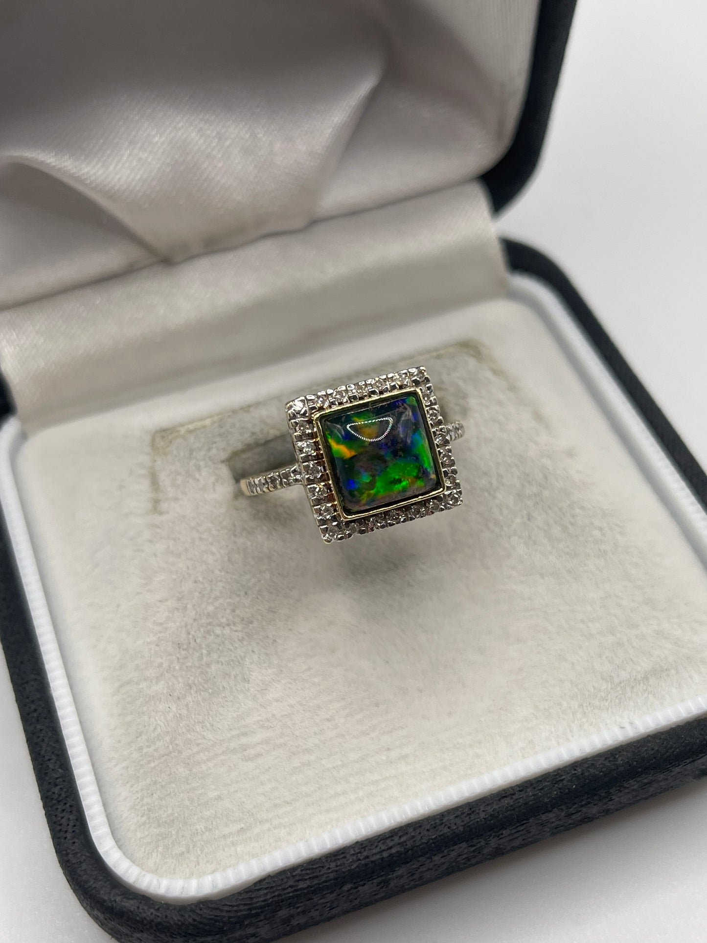 14ct gold ammolite and diamond ring