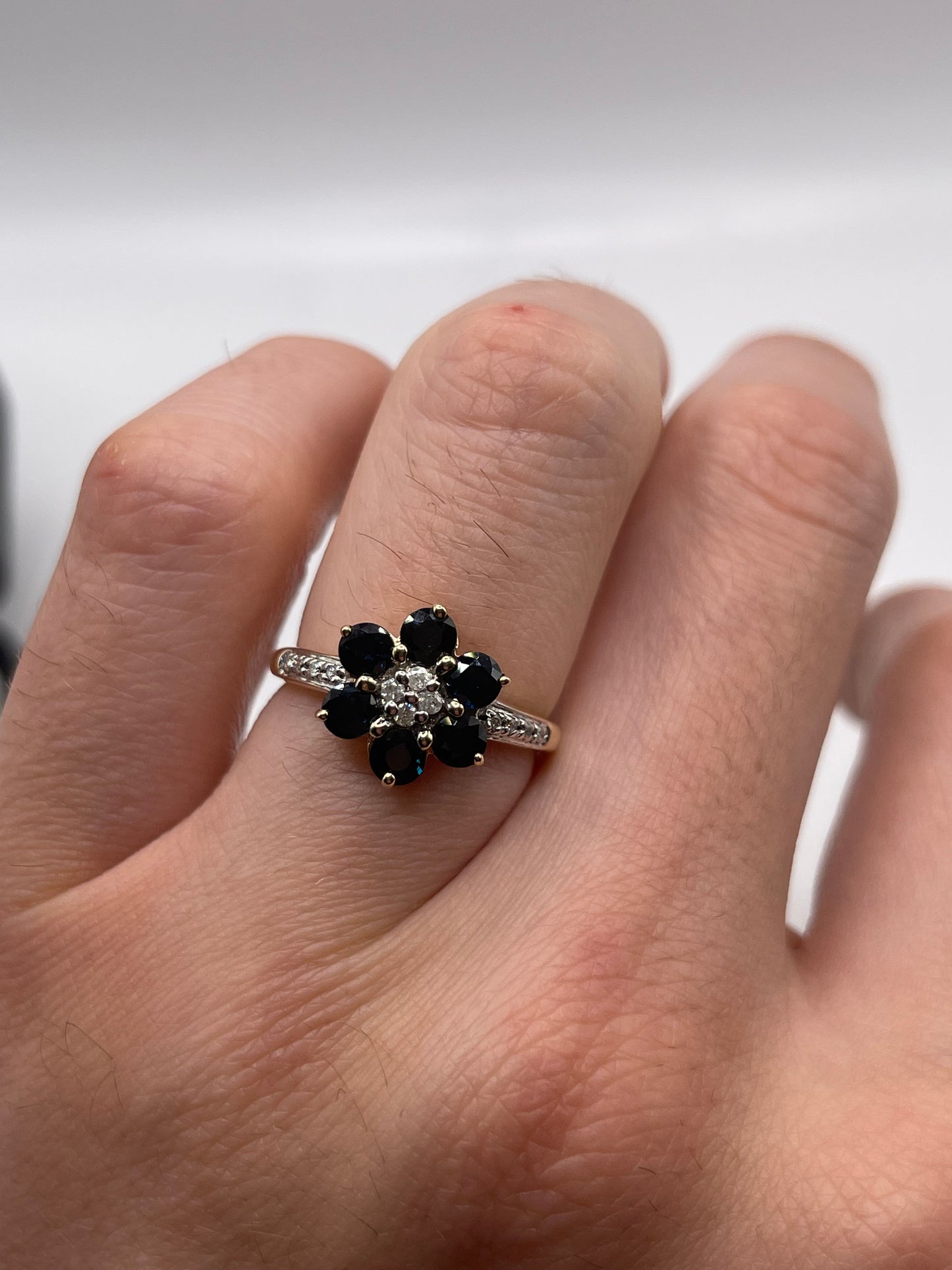 9ct gold sapphire and diamond ring