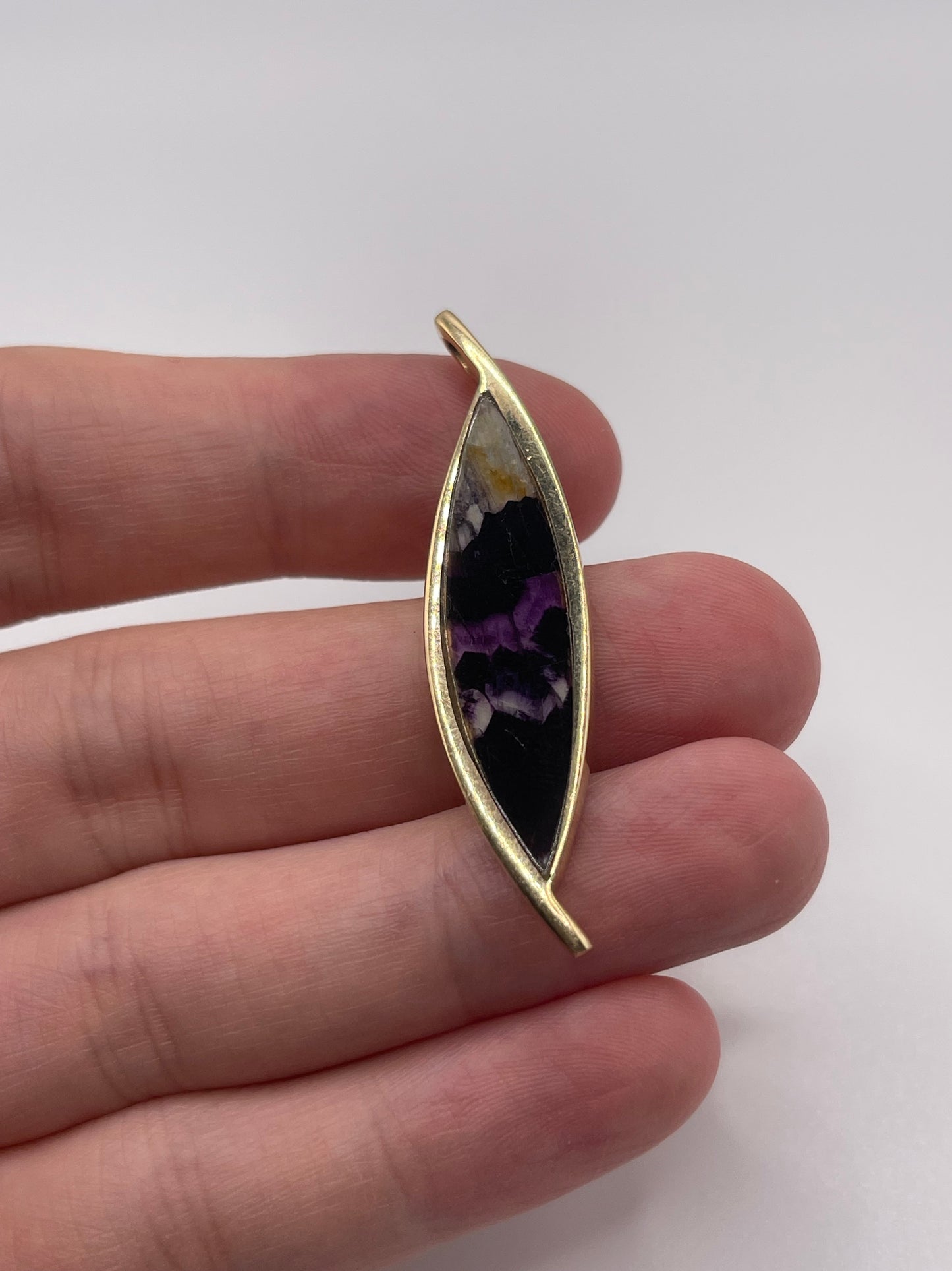 Heavy 9ct gold blue john pendant