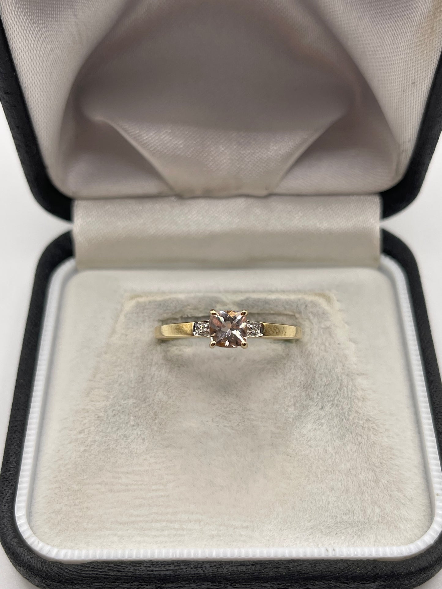 9ct gold morganite and diamond ring