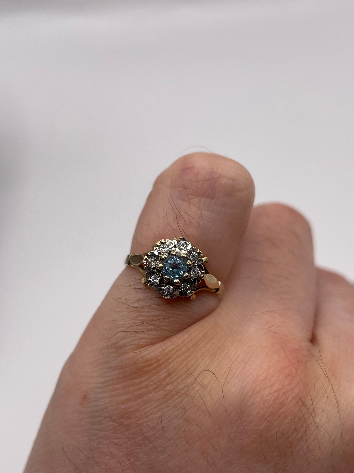 9ct gold topaz and diamond ring