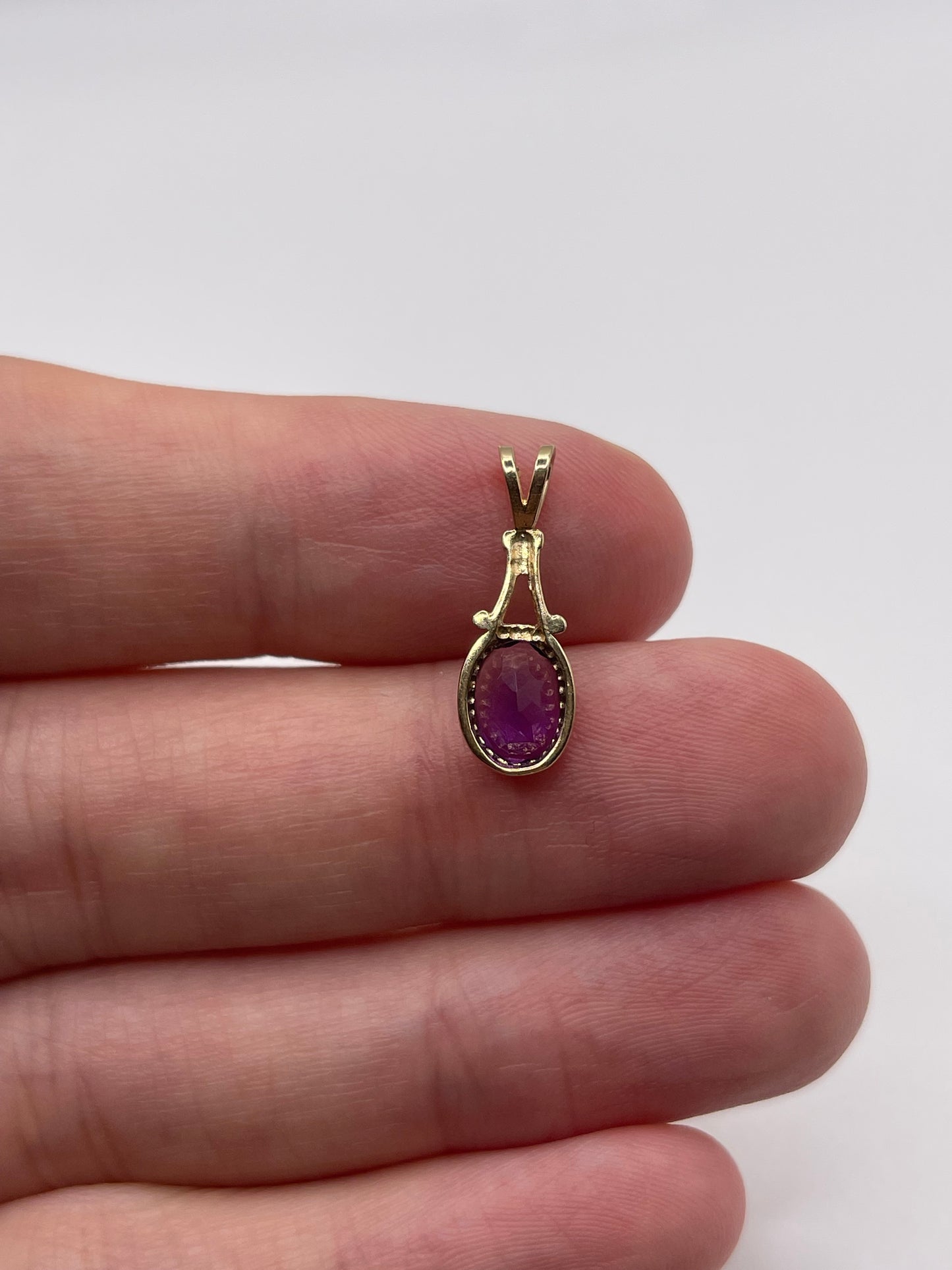 9ct gold amethyst pendant