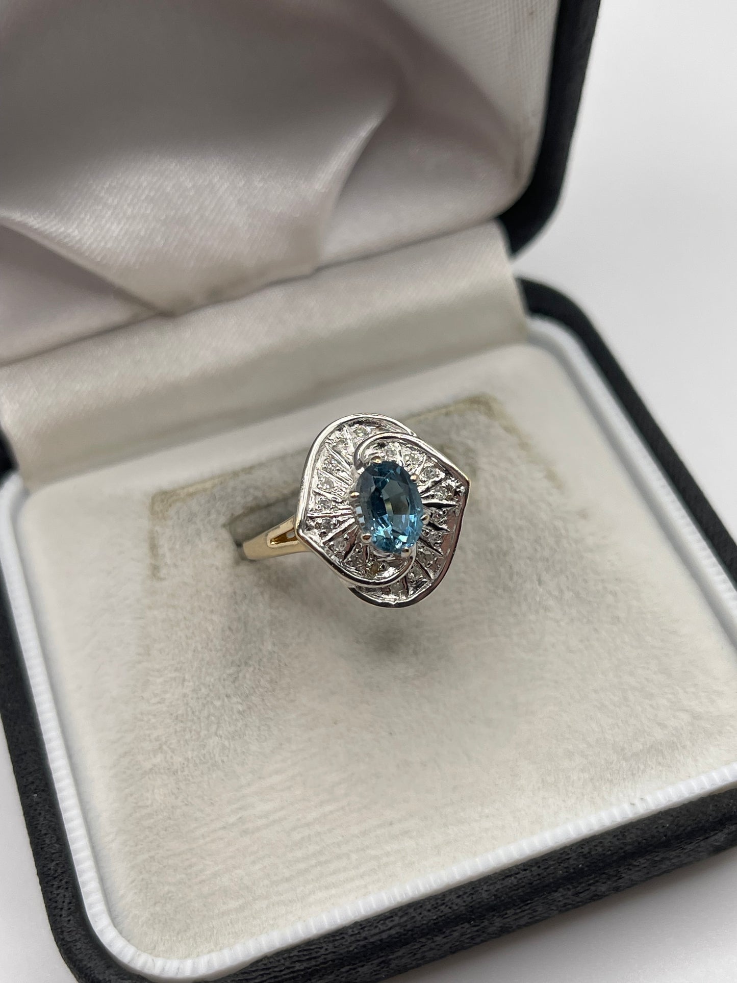 9ct gold topaz and diamond ring