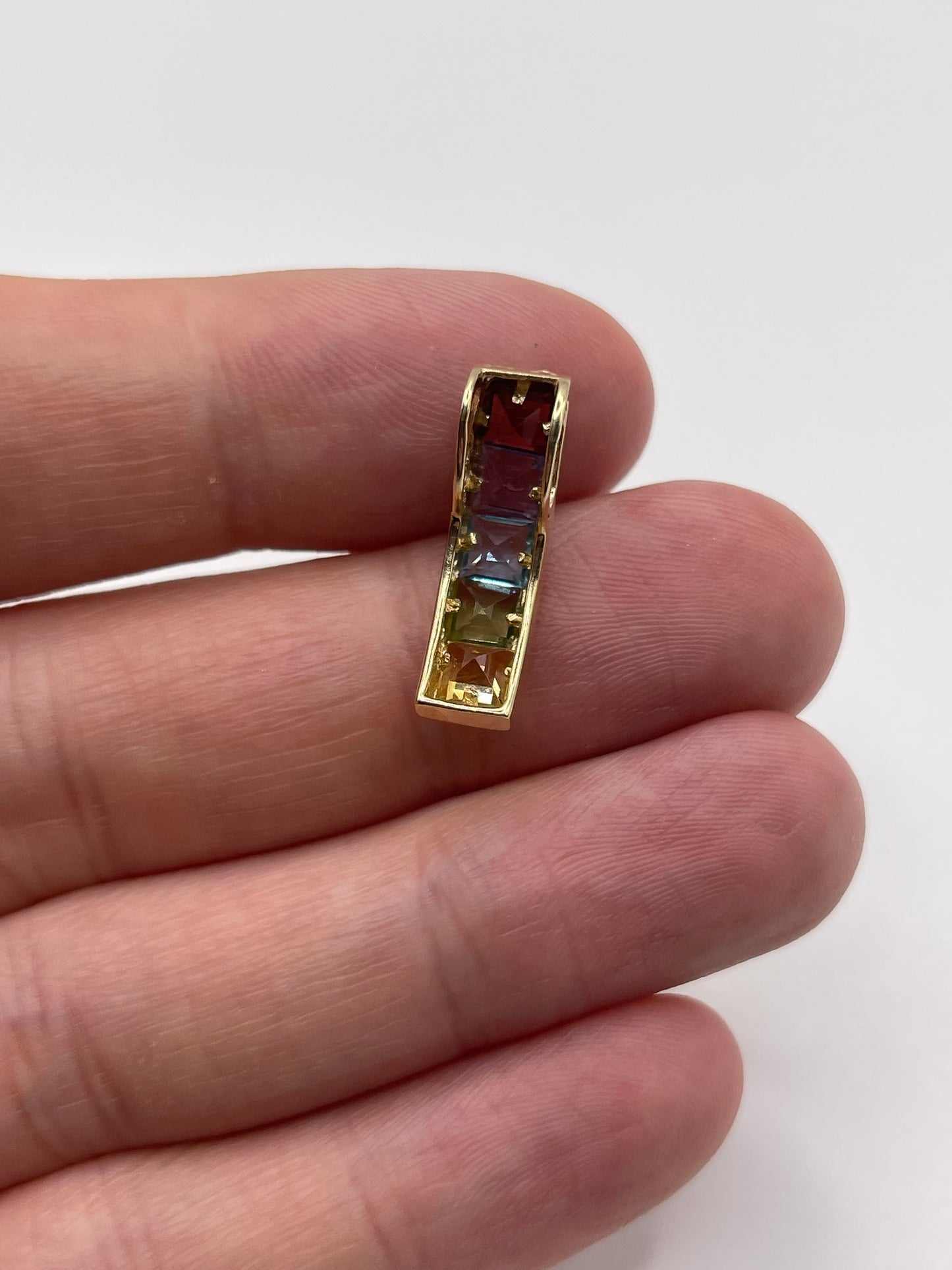 9ct gold multi-gem pendant