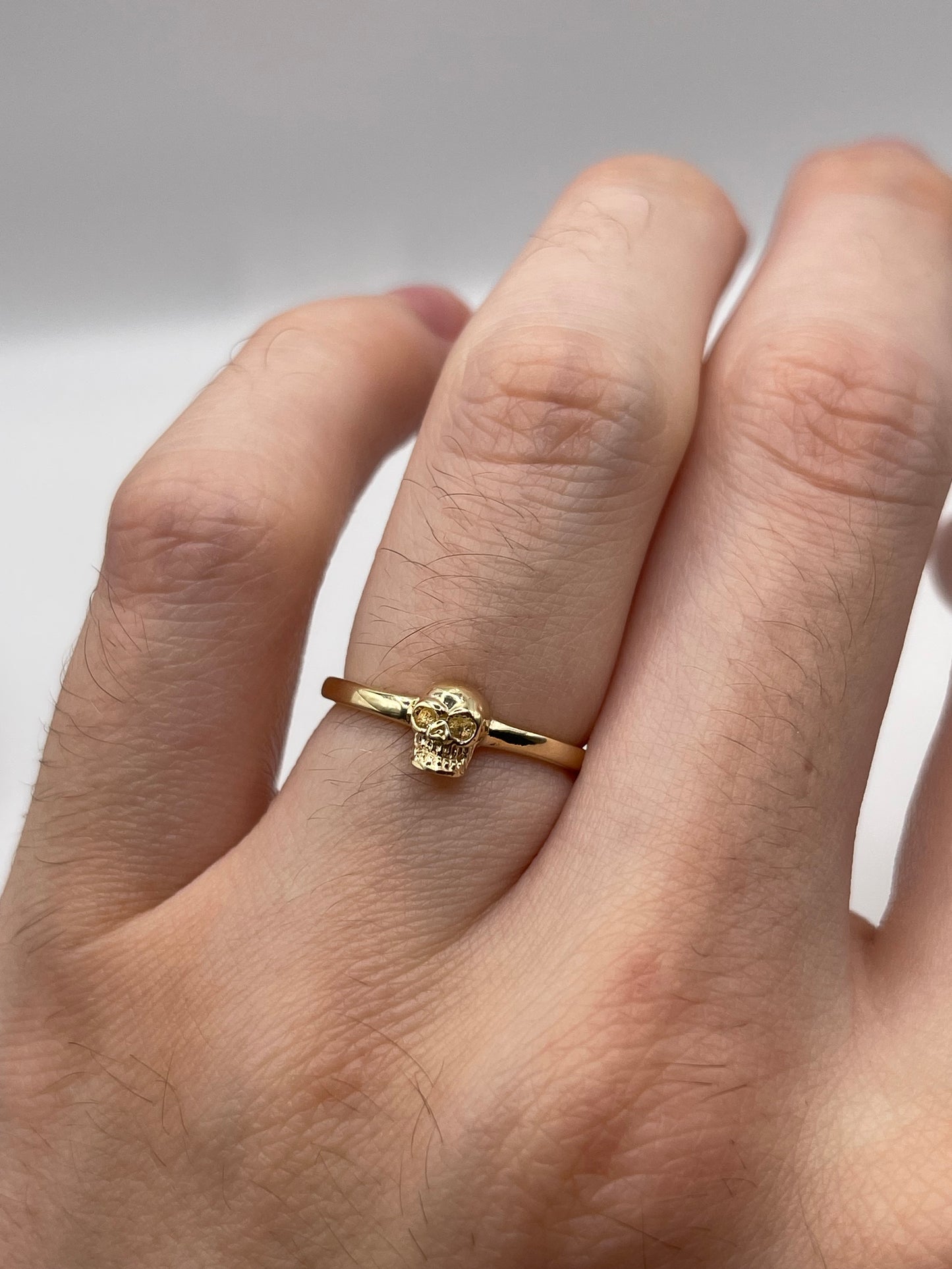9ct gold skull ring