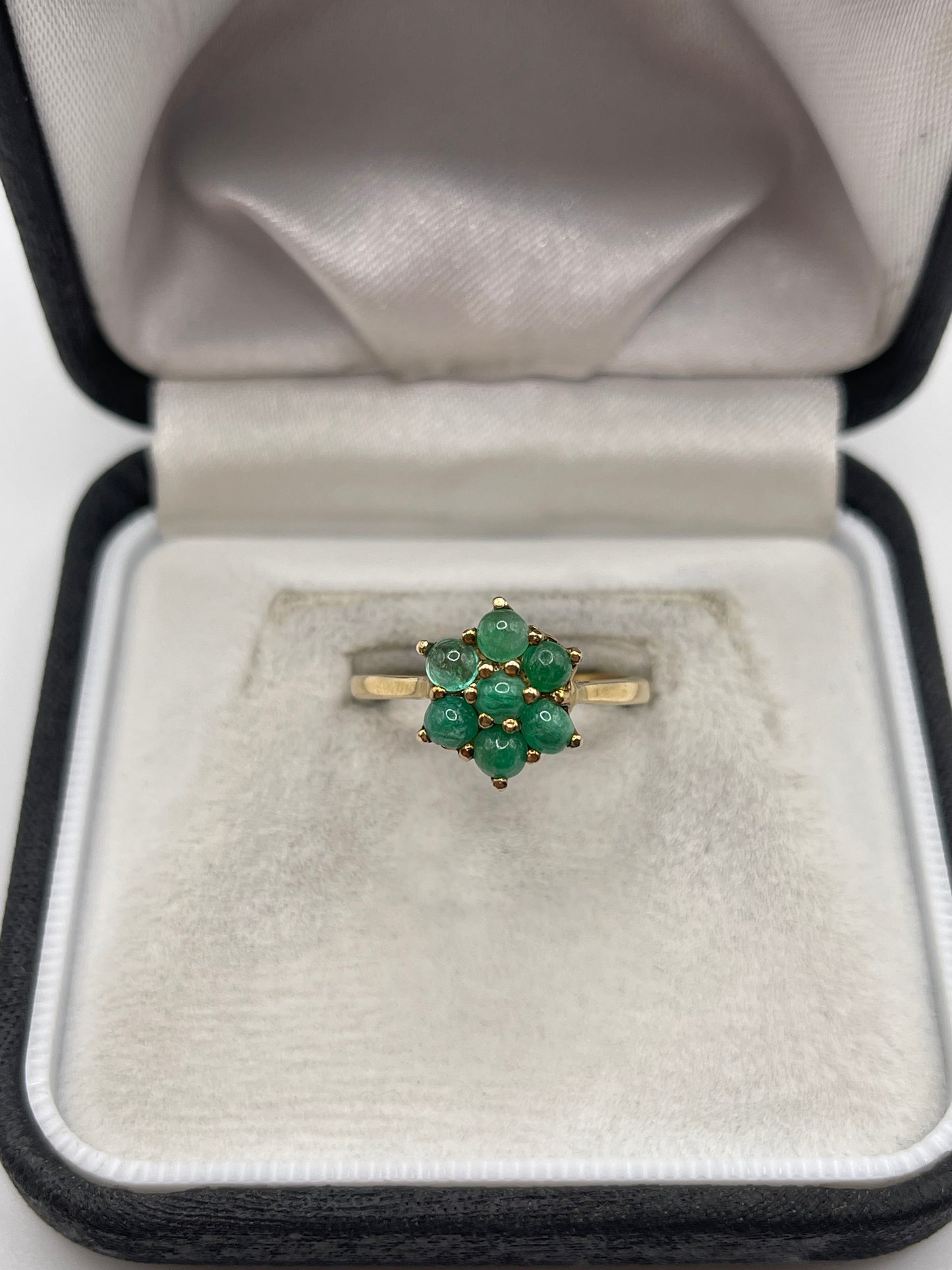 9ct gold cabochon emerald ring