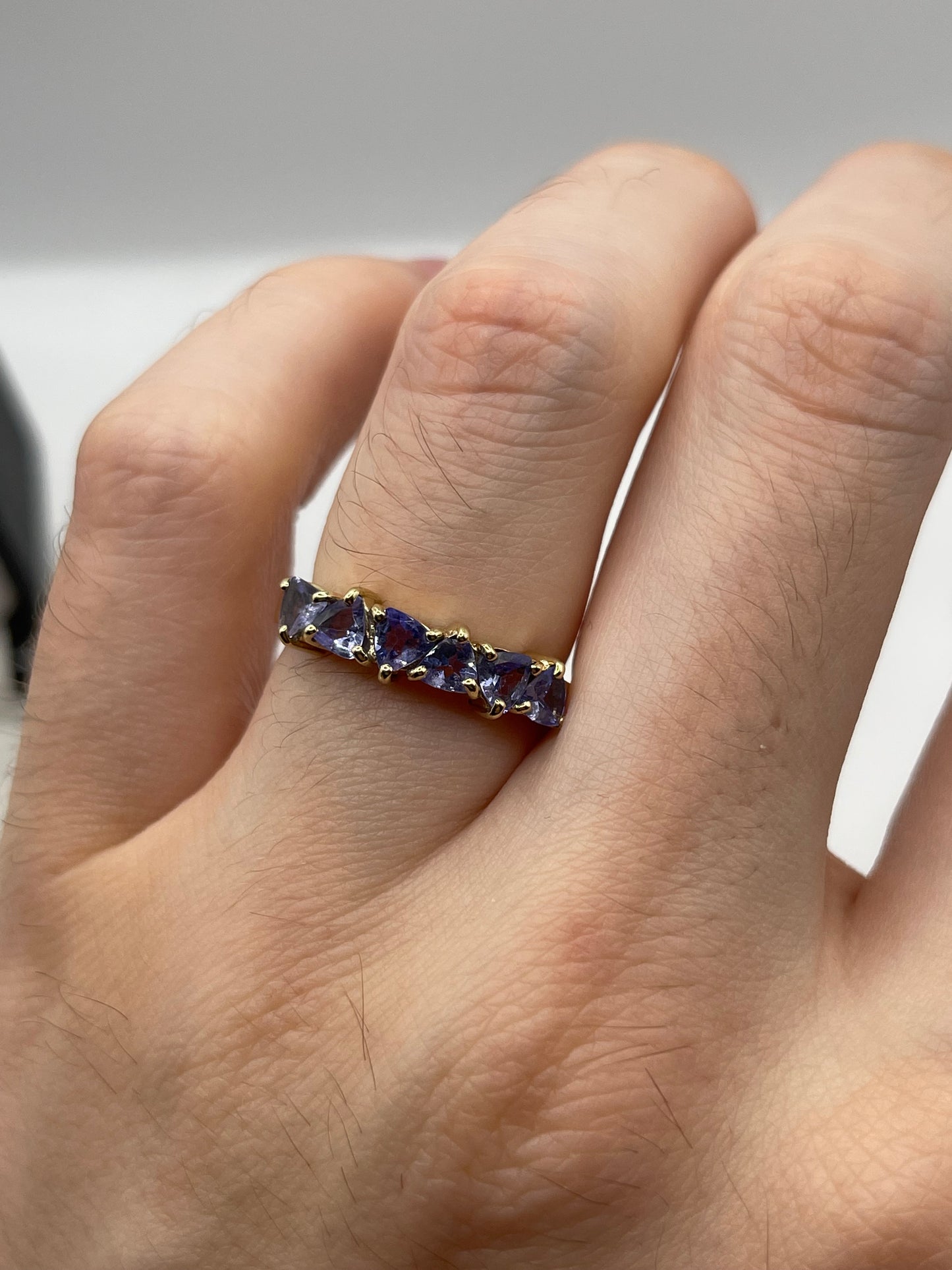 9ct gold tanzanite ring