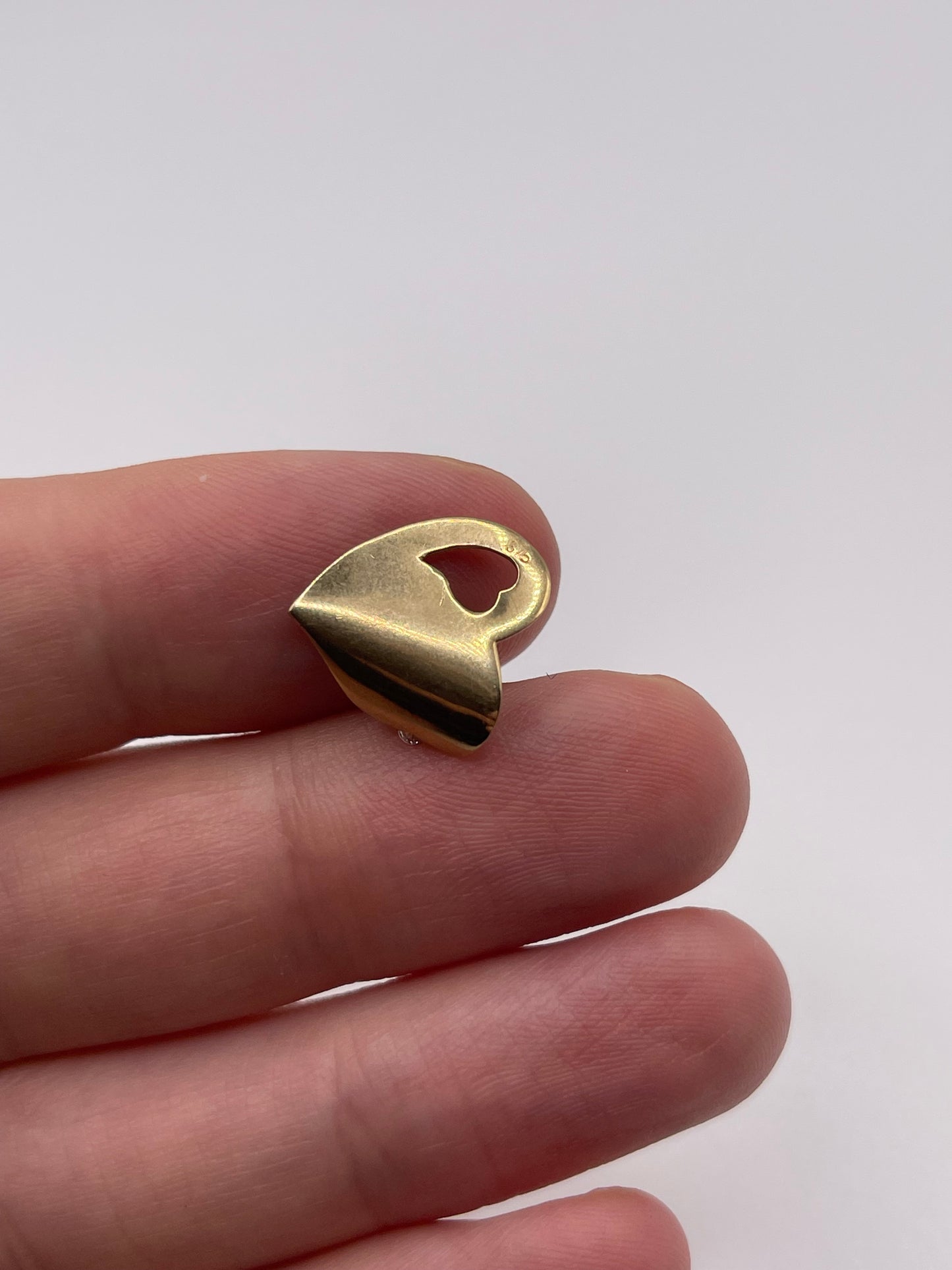 9ct gold cz heart pendant