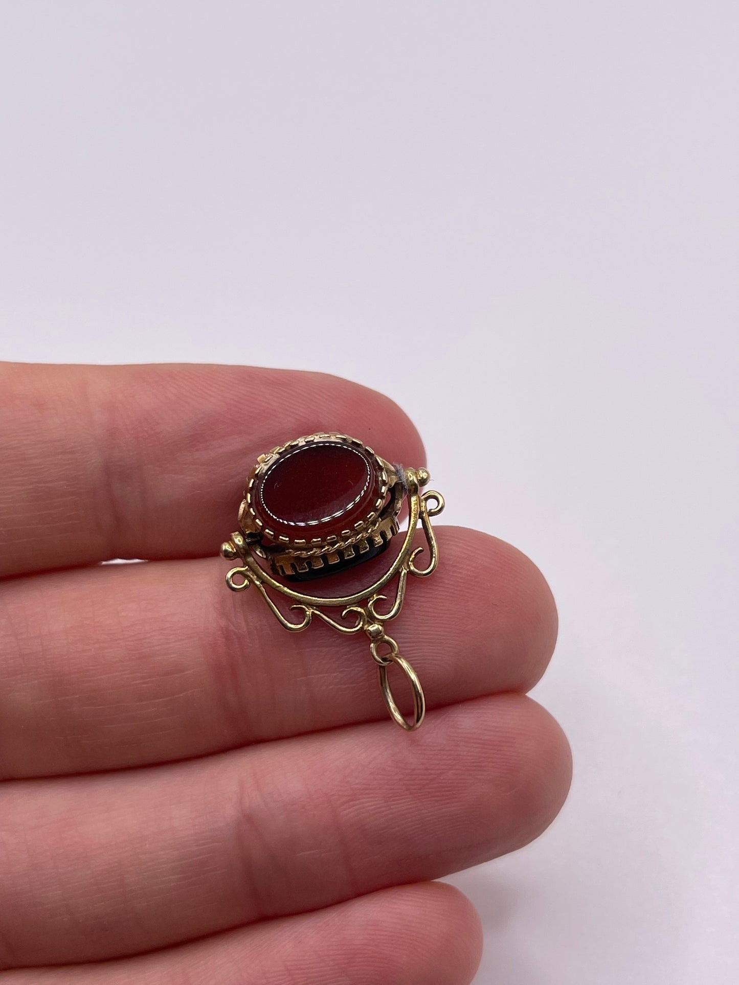 9ct gold gemstone spinning fob pendant