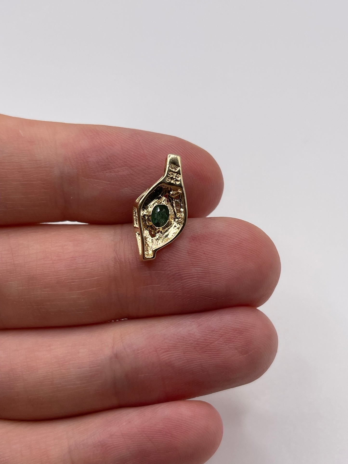 9ct gold emerald and diamond pendant