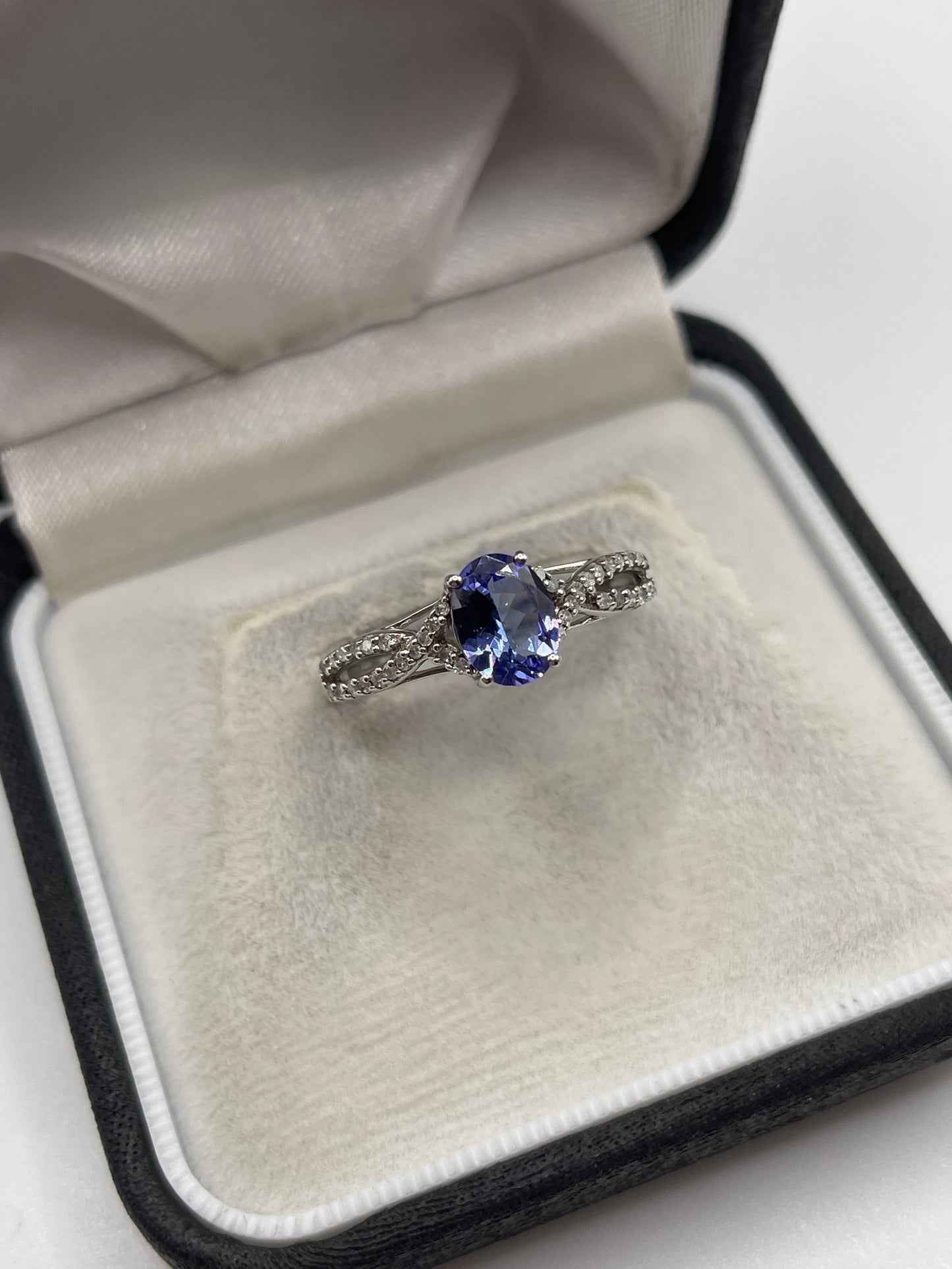 9ct white gold tanzanite and diamond ring