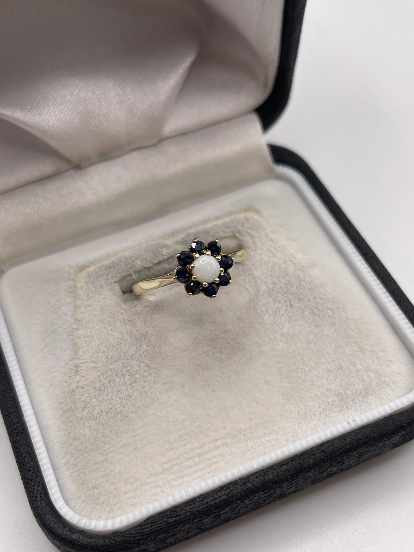 9ct gold opal and sapphire ring