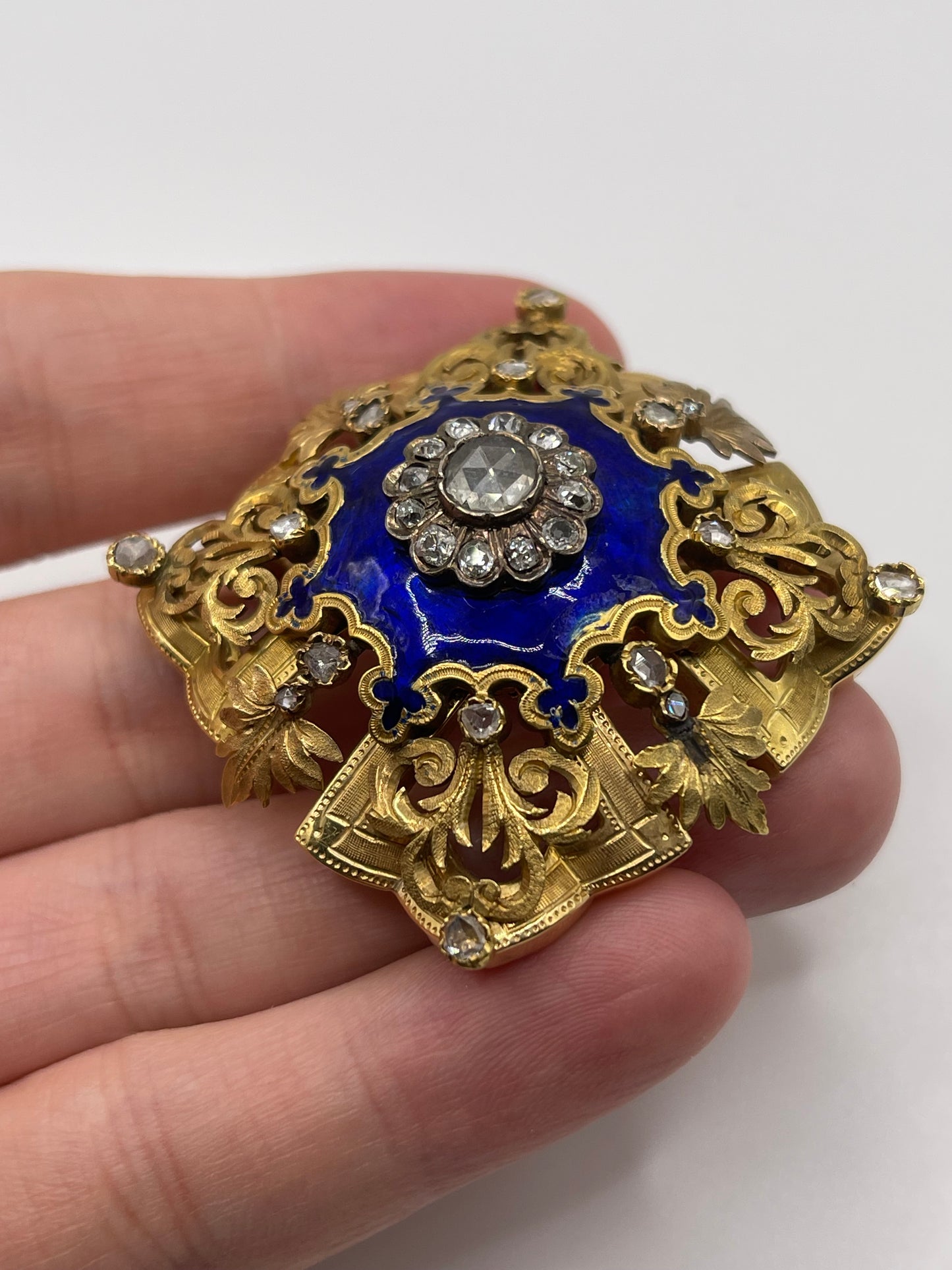 Antique 18ct gold enamel and diamond brooch
