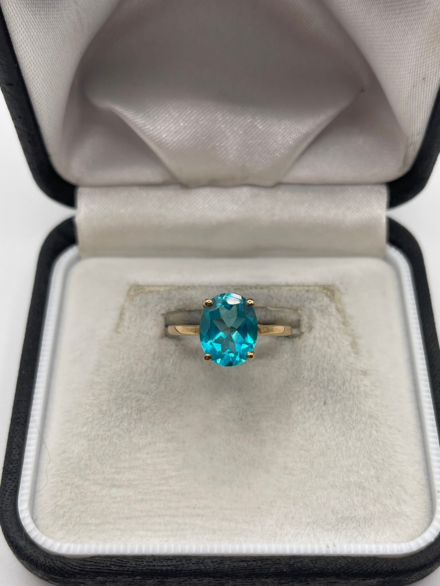 9ct gold quartz ring