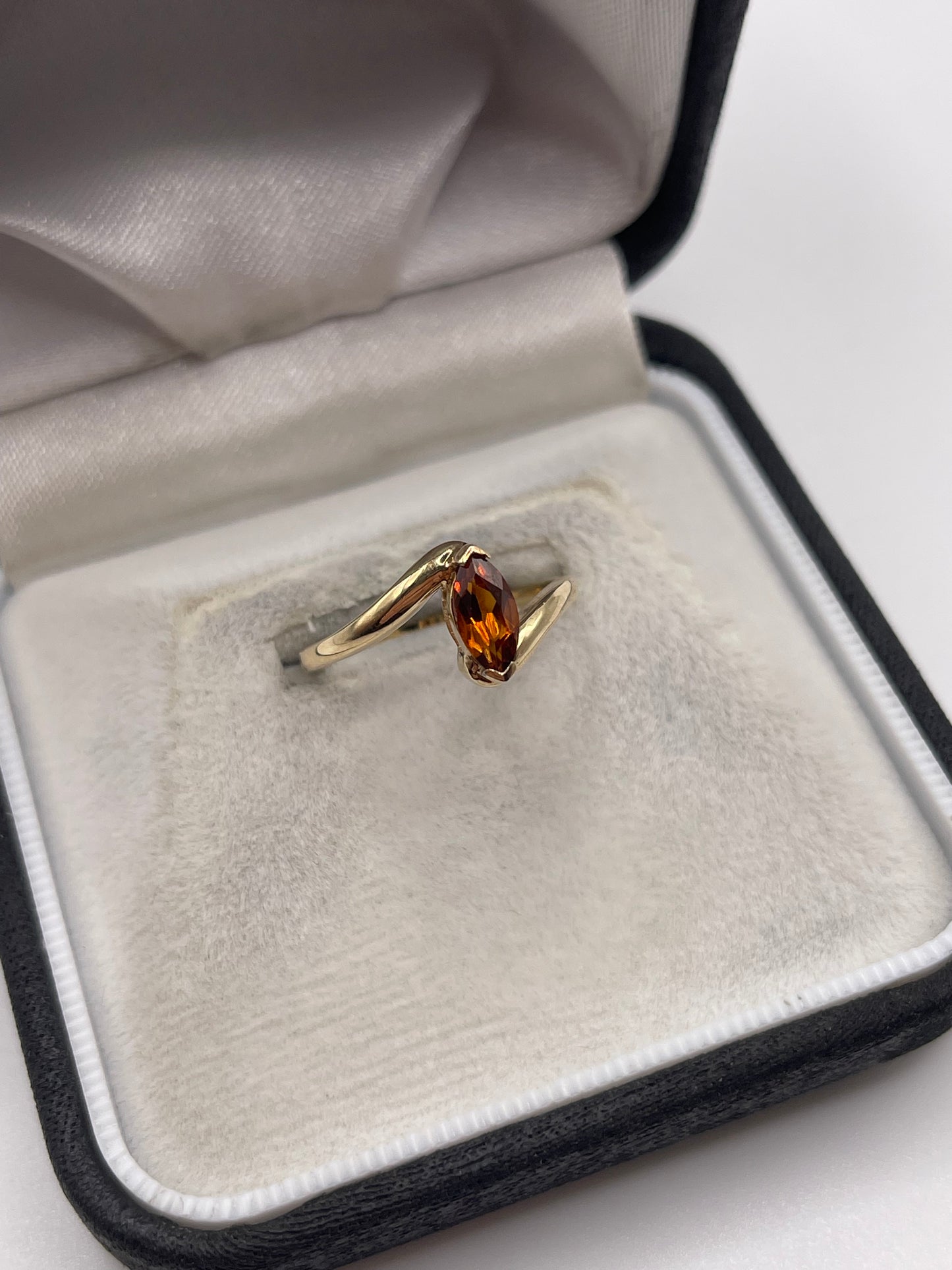 9ct gold citrine ring