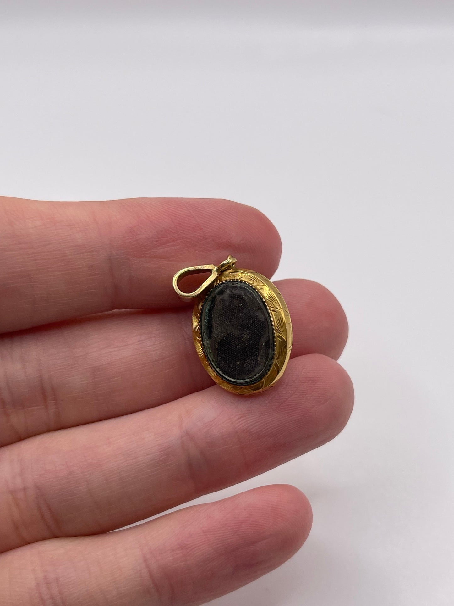 15ct gold garnet and paste mourning pendant
