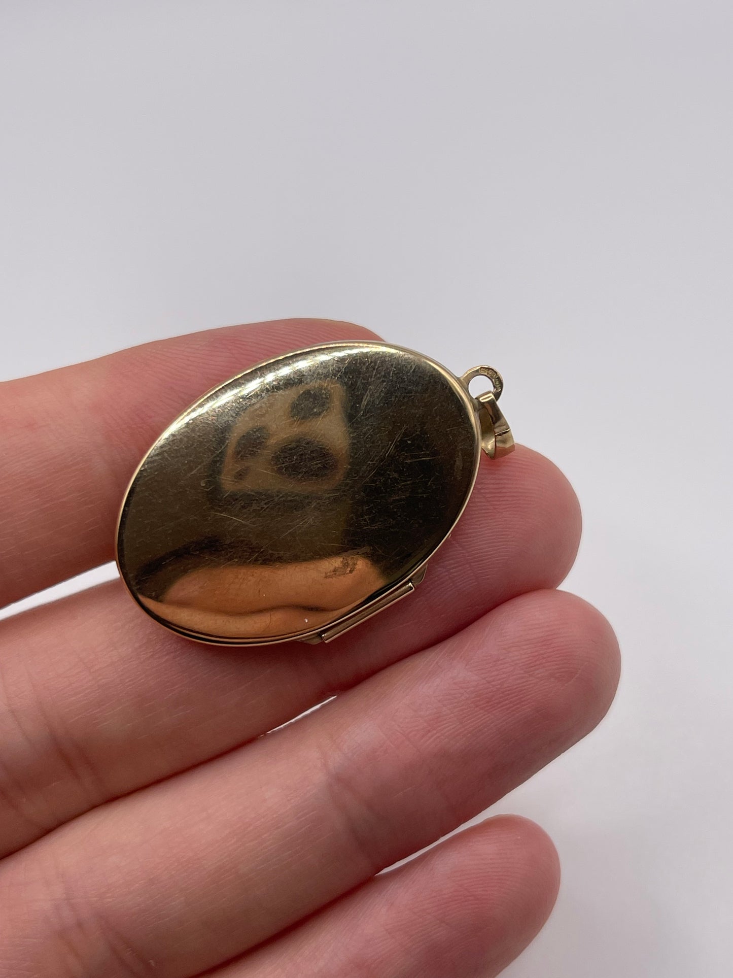 9ct gold locket