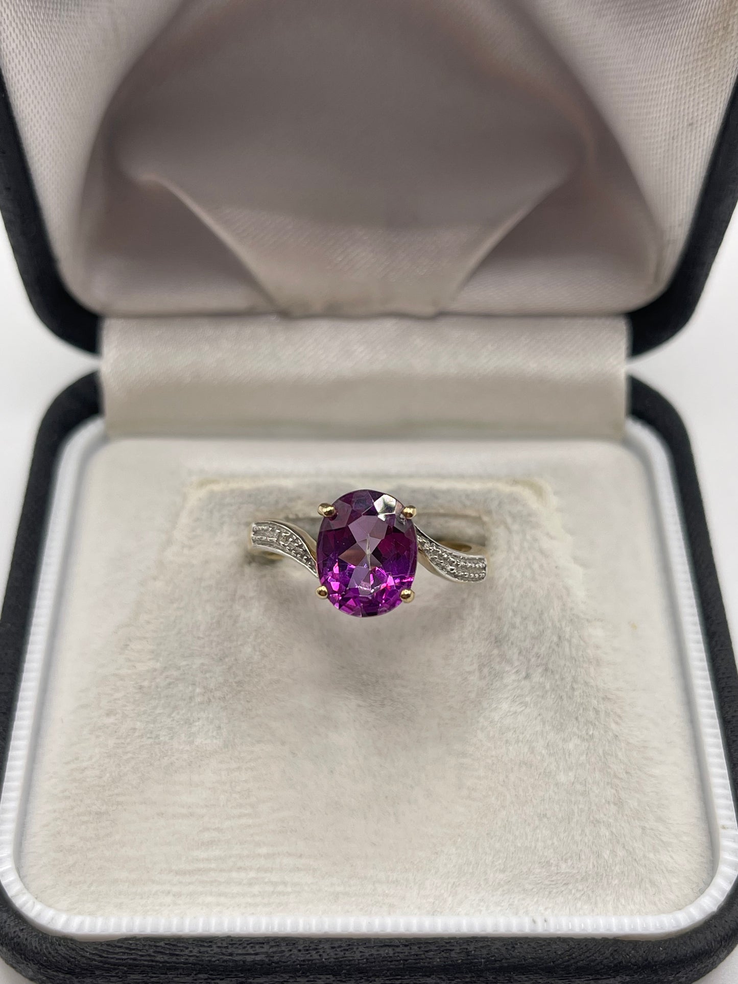 9ct gold topaz and diamond ring