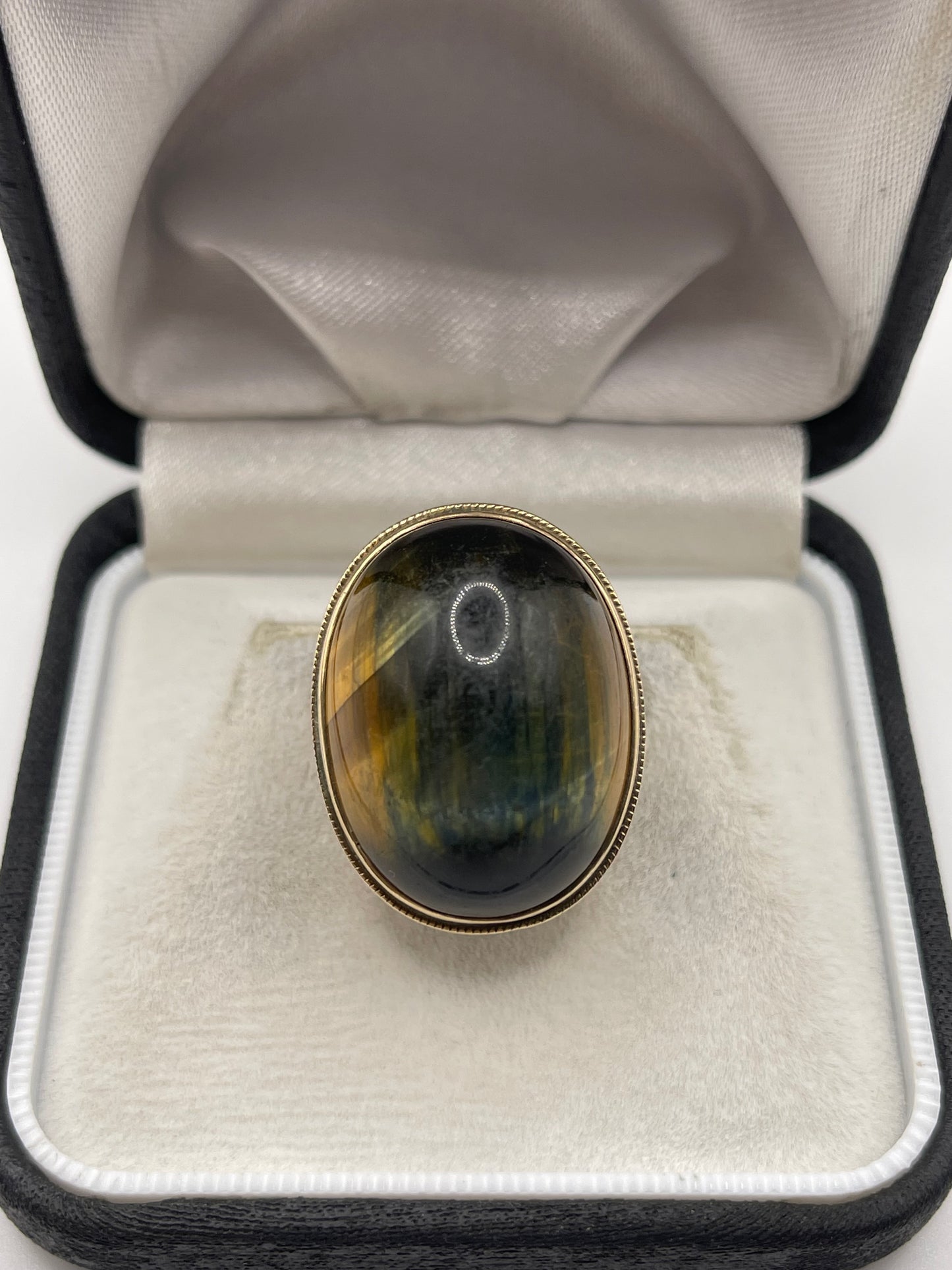 9ct gold tigers eye ring