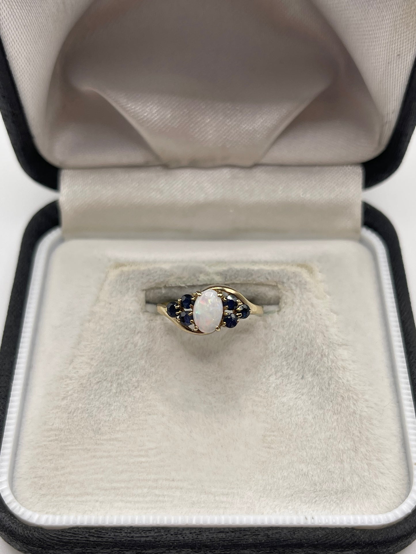 9ct gold opal and sapphire ring