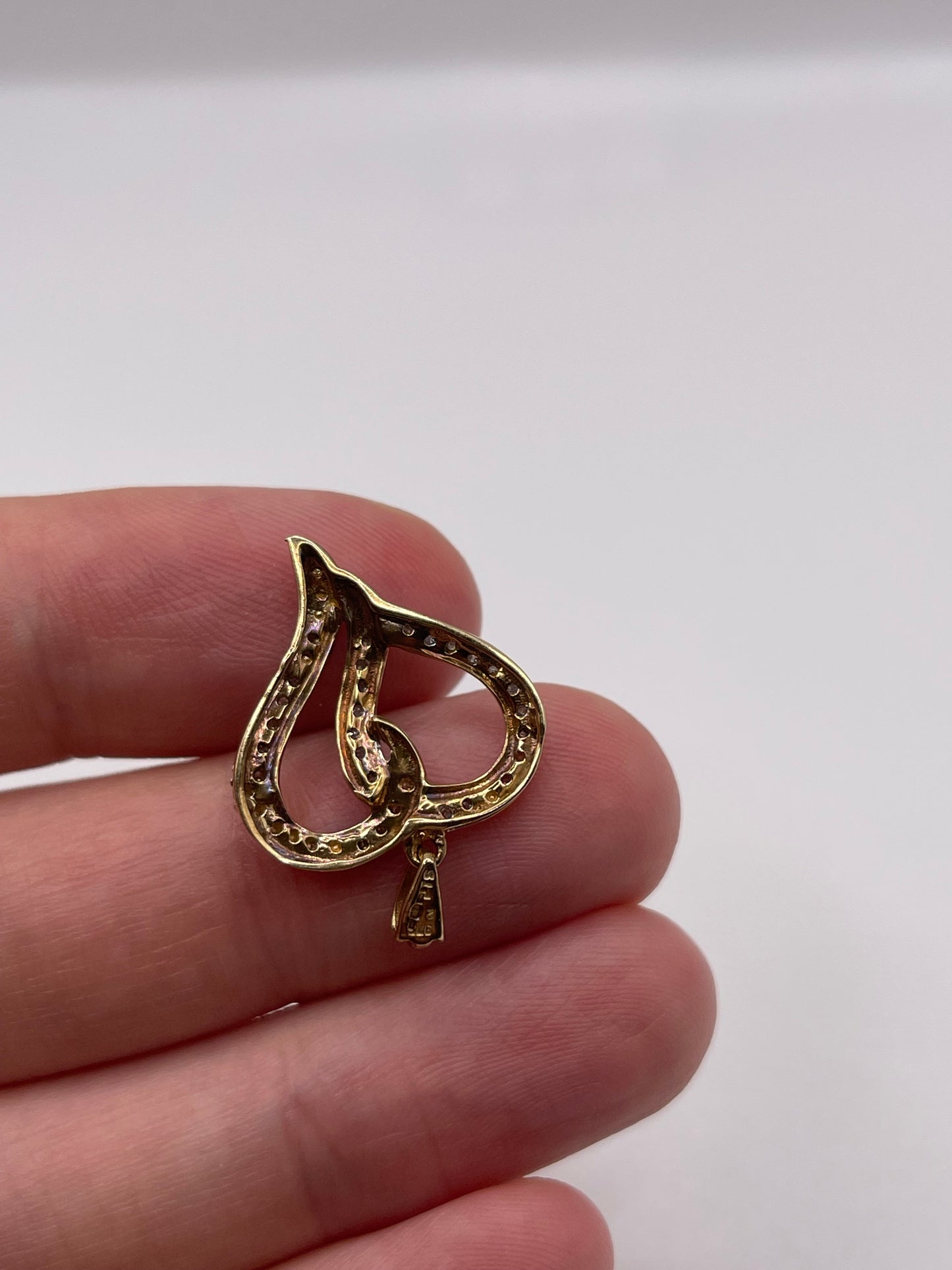 9ct gold diamond heart pendant