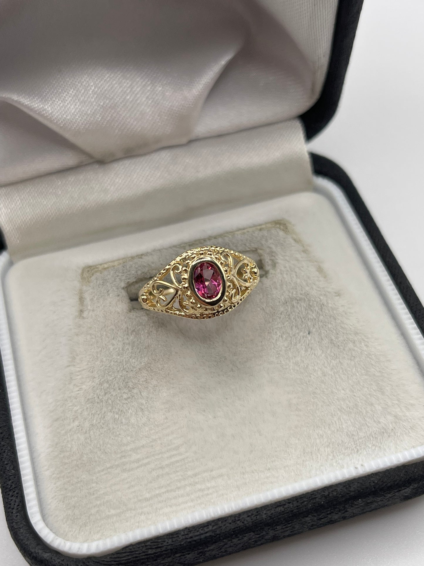 9ct gold pink topaz ring