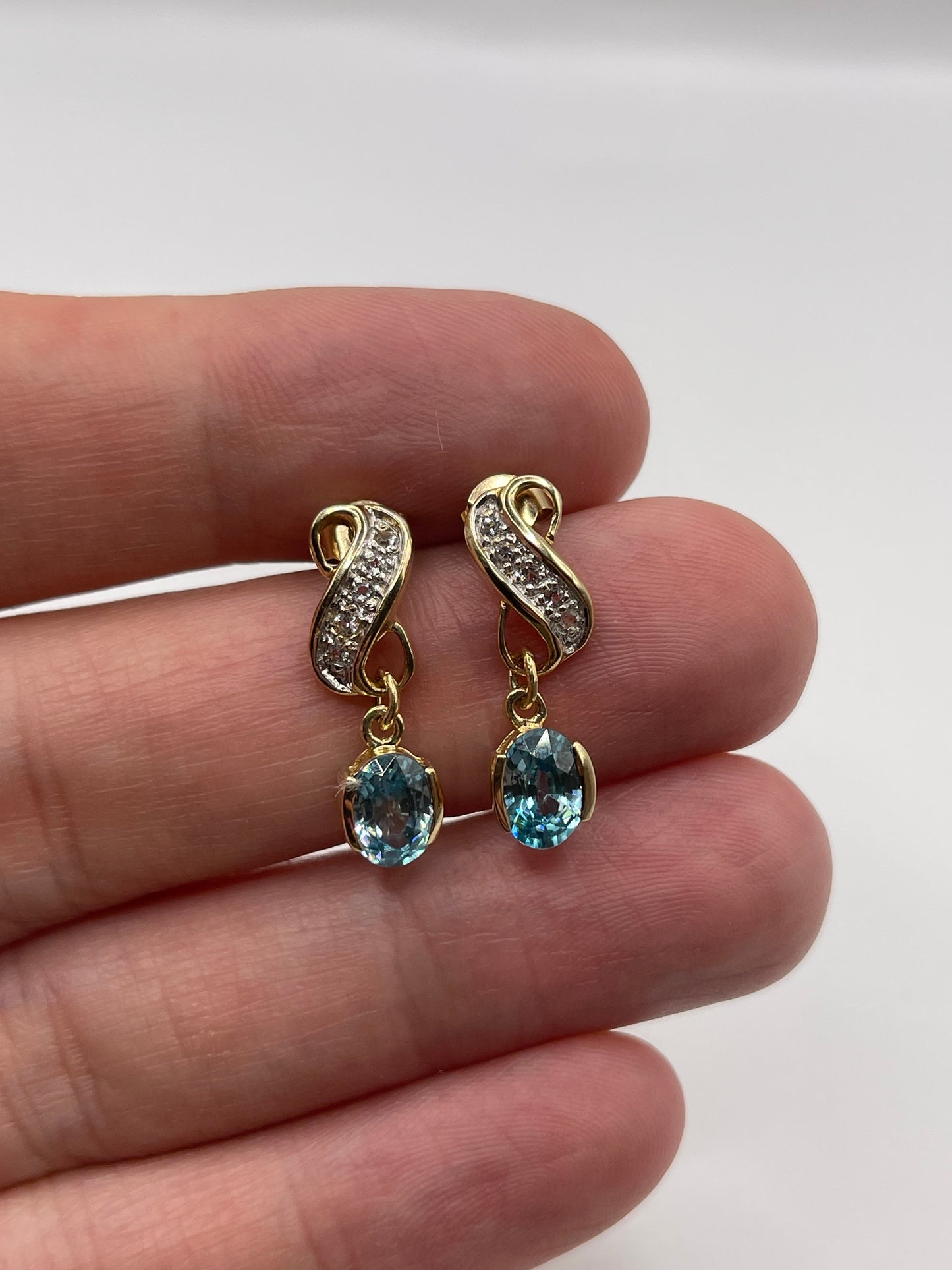 9ct gold zircon earrings